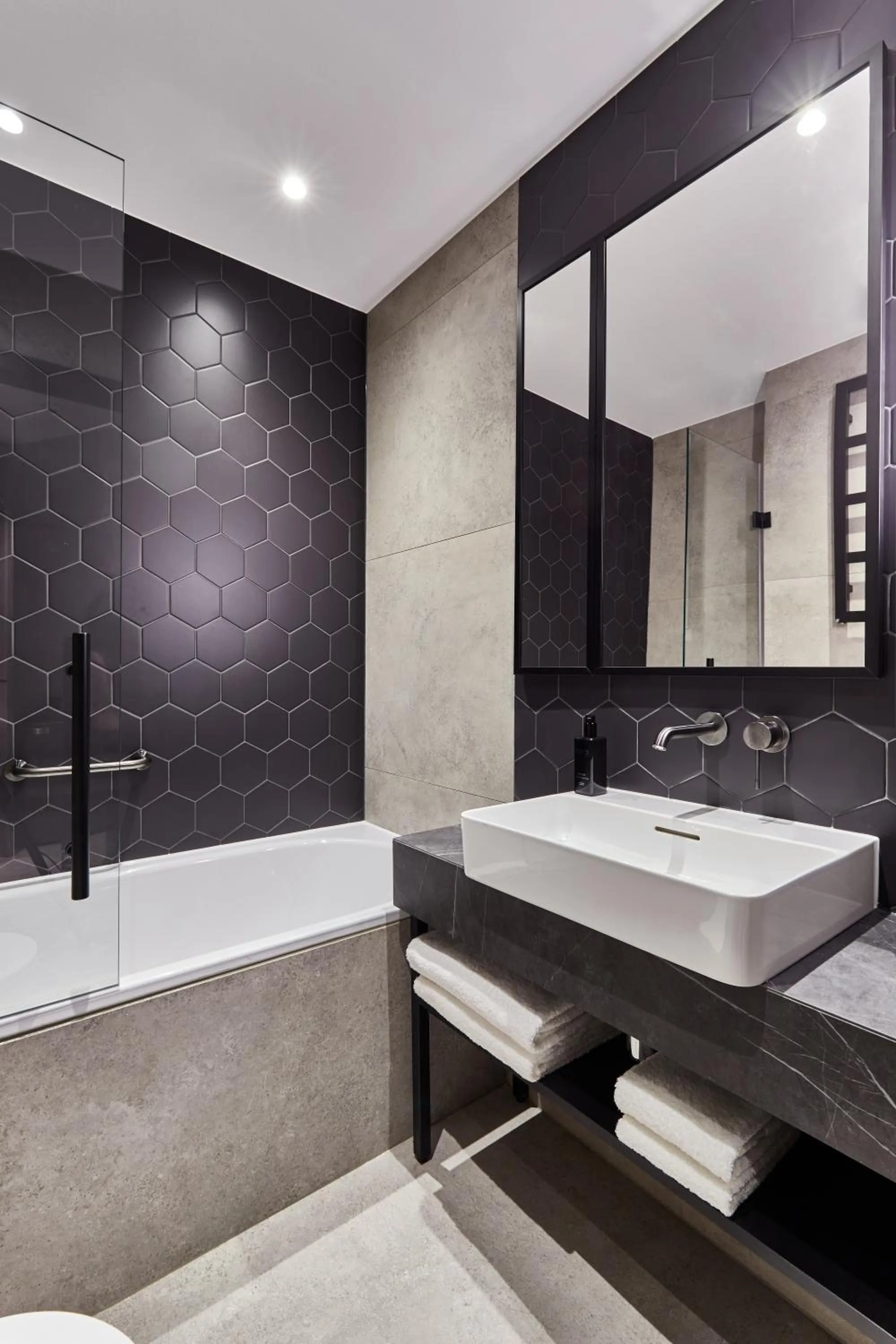 Bathroom in Crowne Plaza - Warsaw - The HUB by IHG