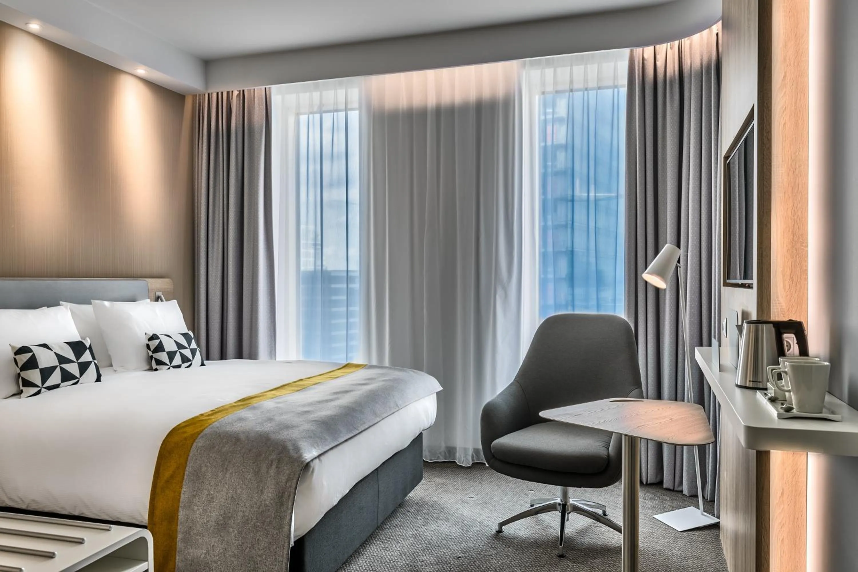 Photo of the whole room, Bed in Holiday Inn Express - Warsaw - The HUB by IHG