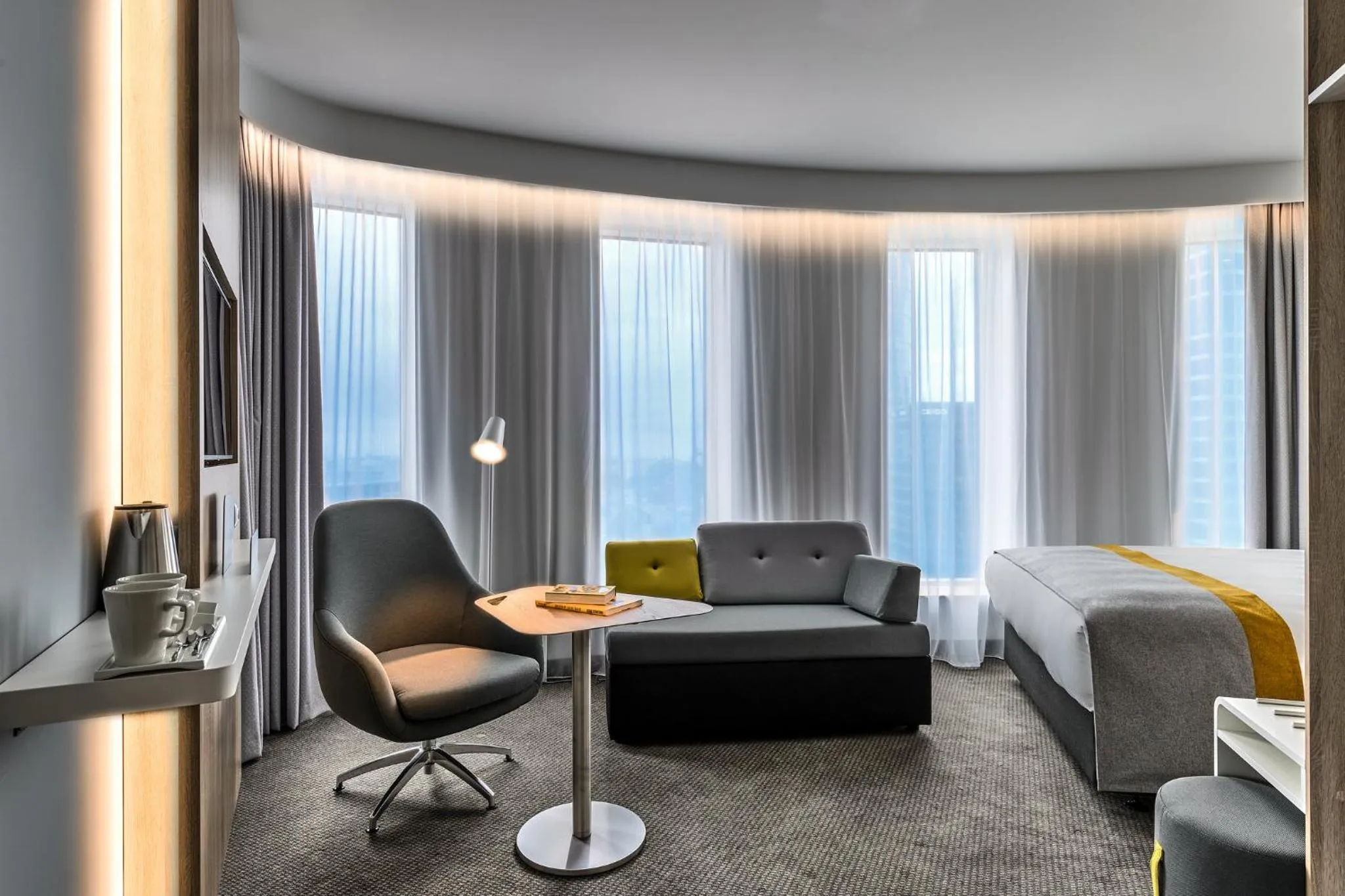 Photo of the whole room, Bed in Holiday Inn Express - Warsaw - The HUB by IHG