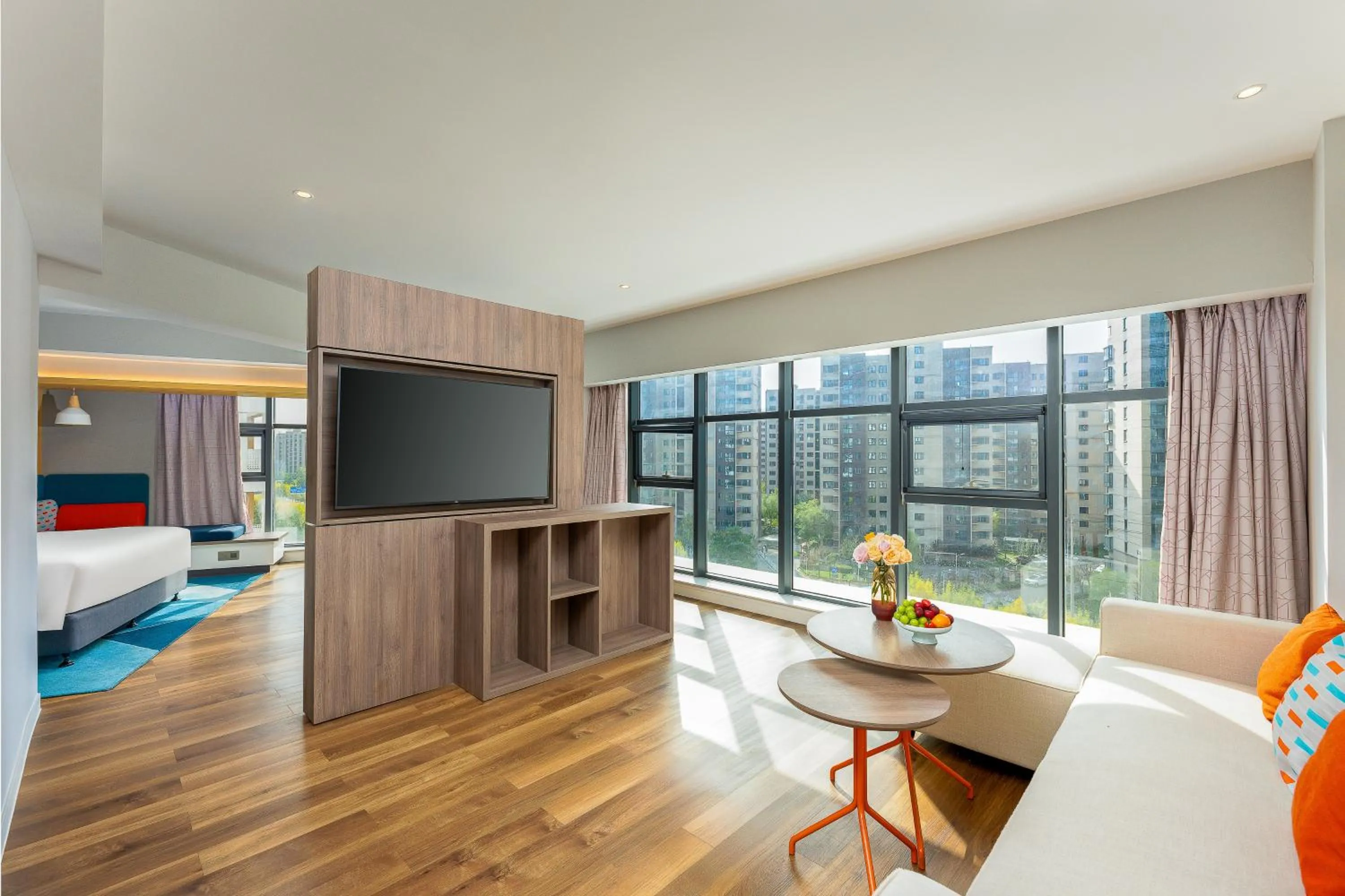 Photo of the whole room, Bed in Holiday Inn Express Tianjin Airport East by IHG