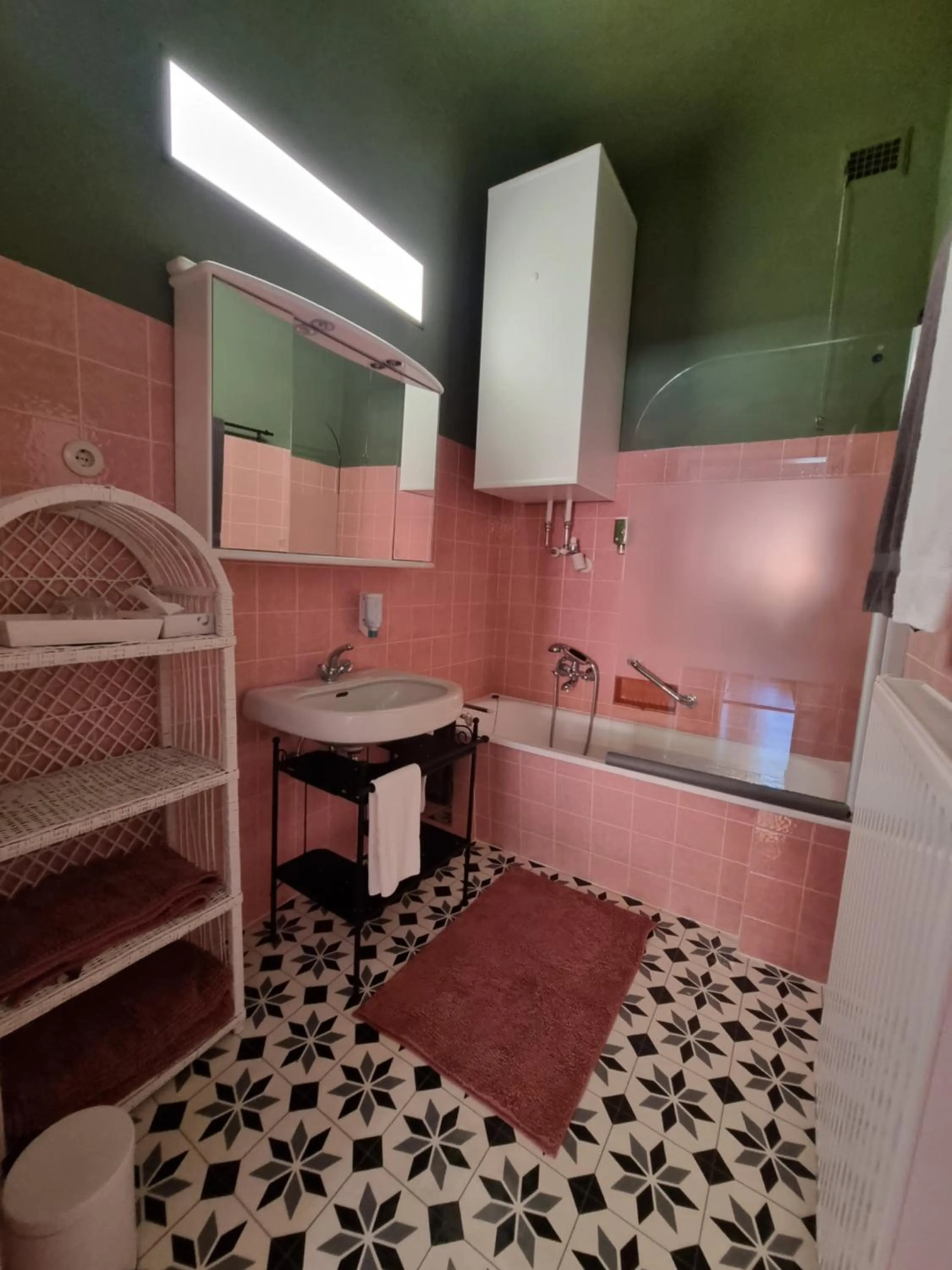 Bathroom, Bed in Hotel im Stift Neuberg