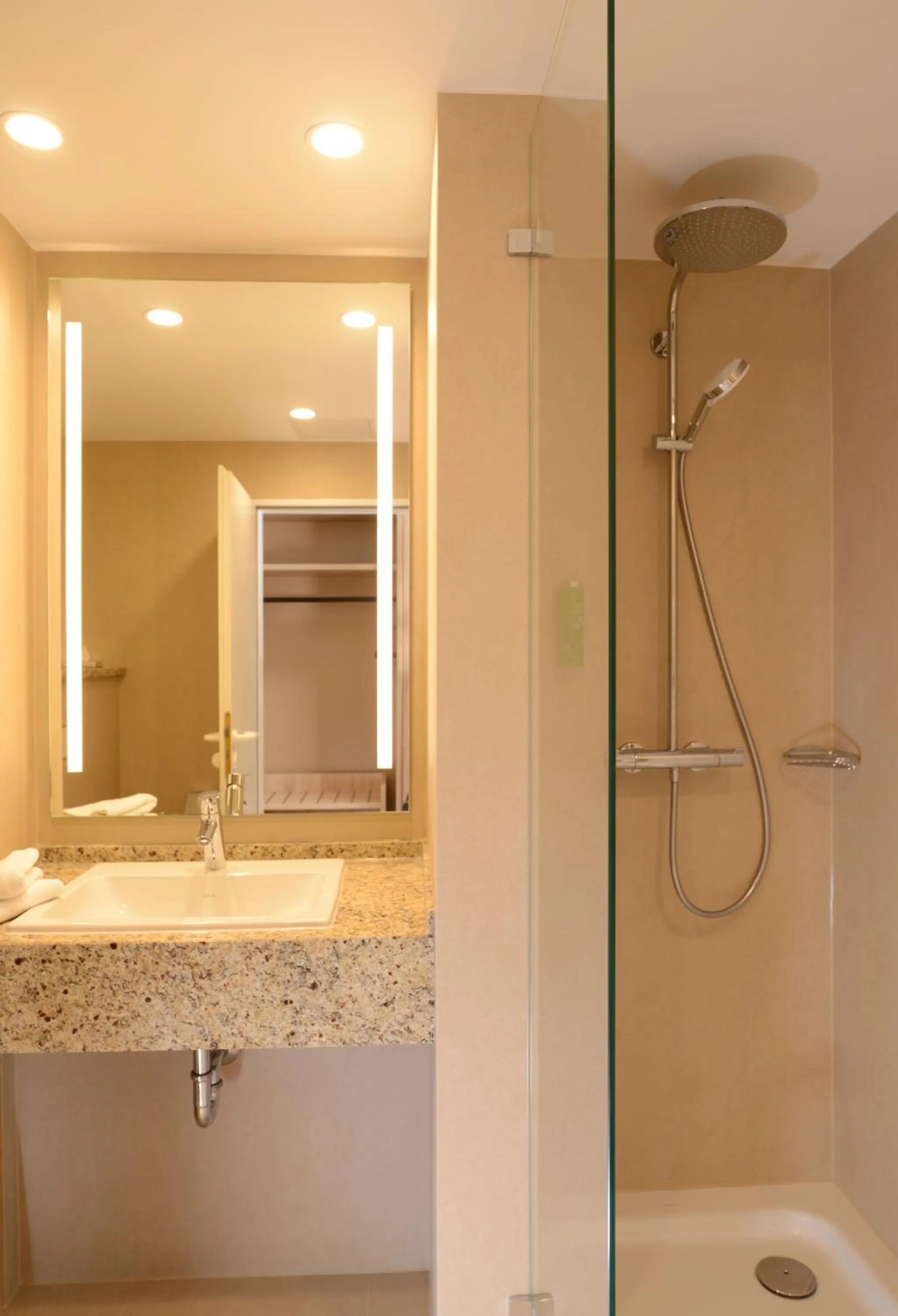 Shower in Seehotel Grossherzog von Mecklenburg