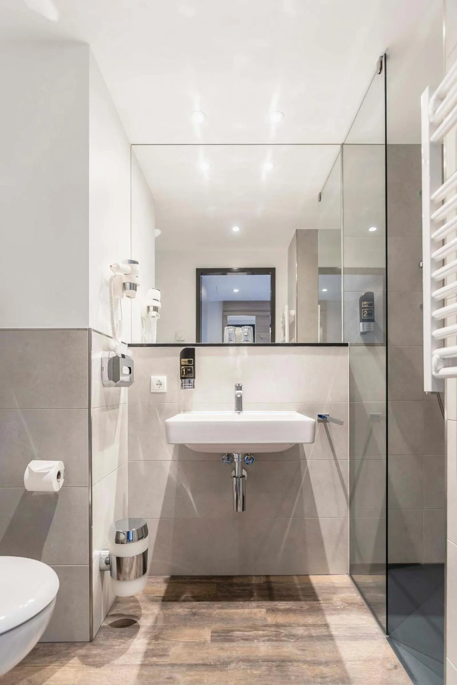 Toilet in Abasto Hotel München Feldmoching