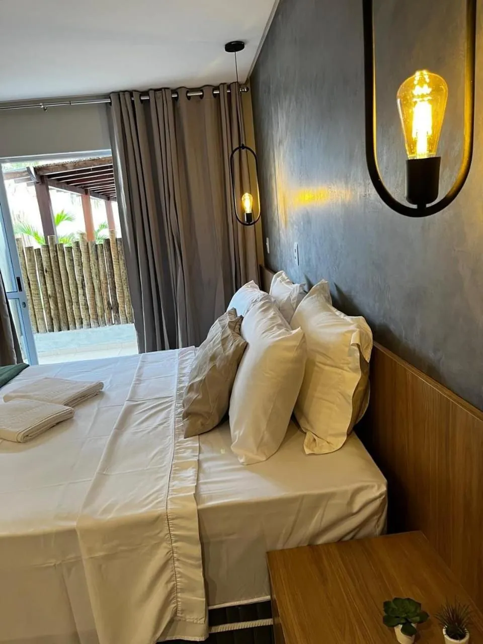 Photo of the whole room, Bed in Pousada Maré do Francês