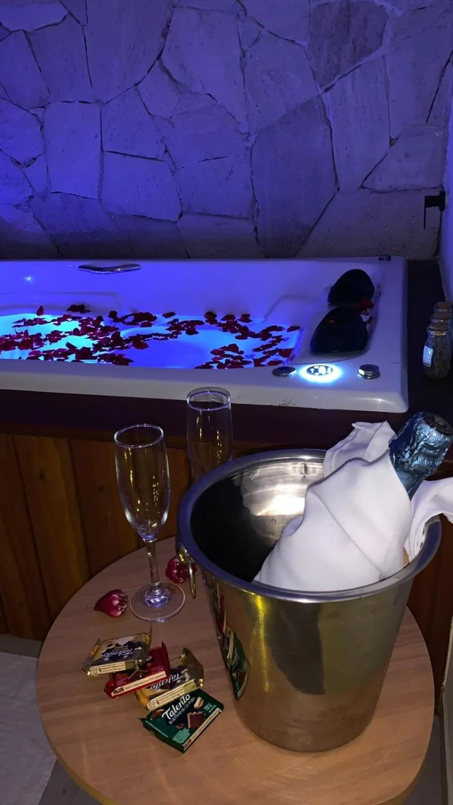 Hot Tub in Pousada Maré do Francês