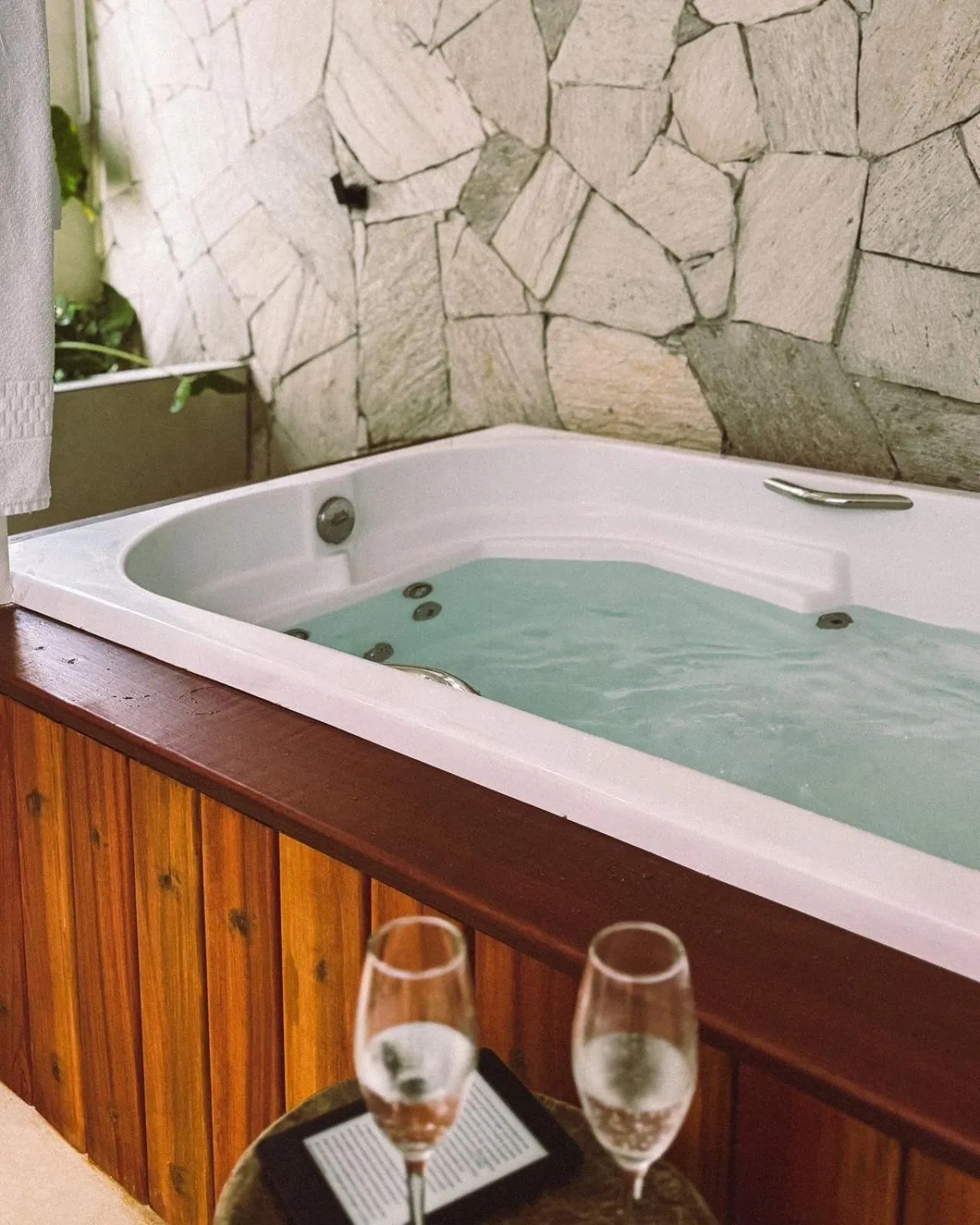 Hot Tub in Pousada Maré do Francês