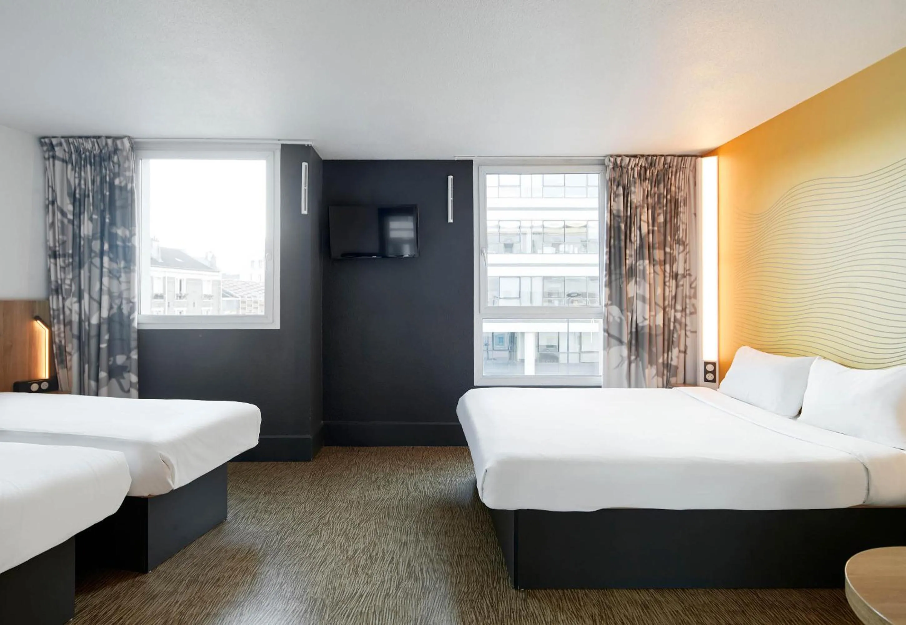 Bedroom, Bed in B&B HOTEL Paris Saint-Denis Pleyel