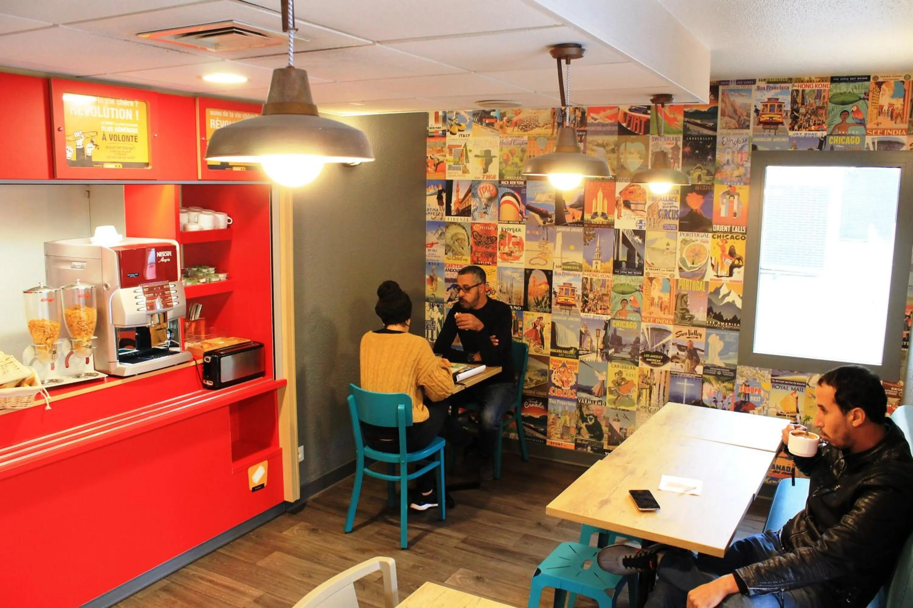 Lounge or bar in hotelF1 Paris Gennevilliers, 4 Rue Georges Corète 92230 Gennevilliers