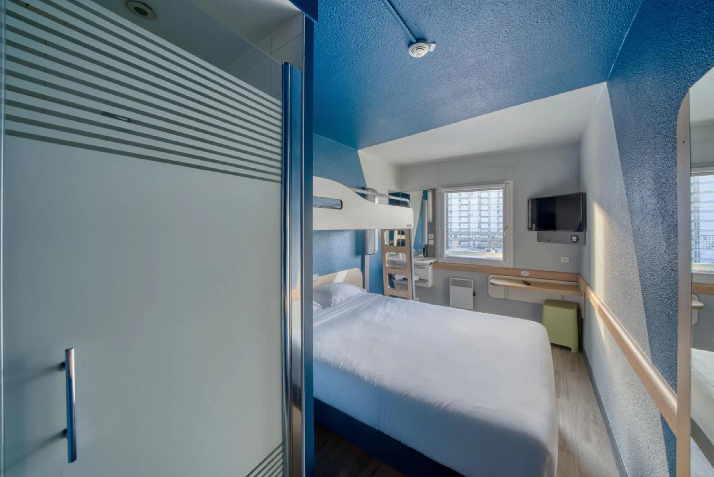 Bedroom, Bed in ibis Budget Gennevilliers Asnières - Rénové en 2025