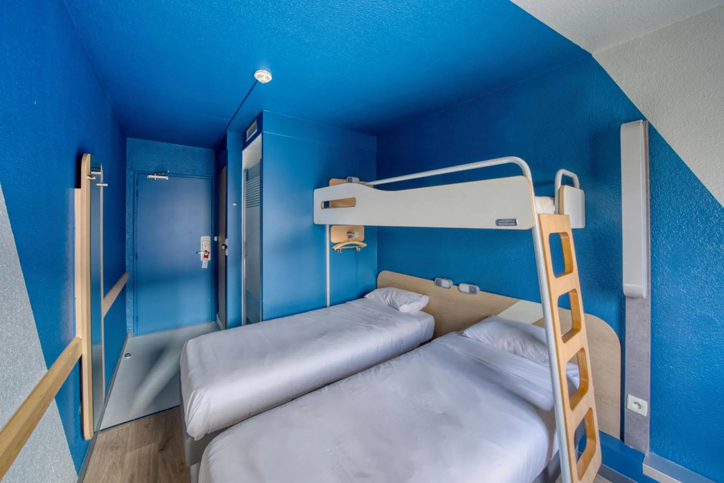 Bedroom, Bed in ibis Budget Gennevilliers Asnières - Rénové en 2025