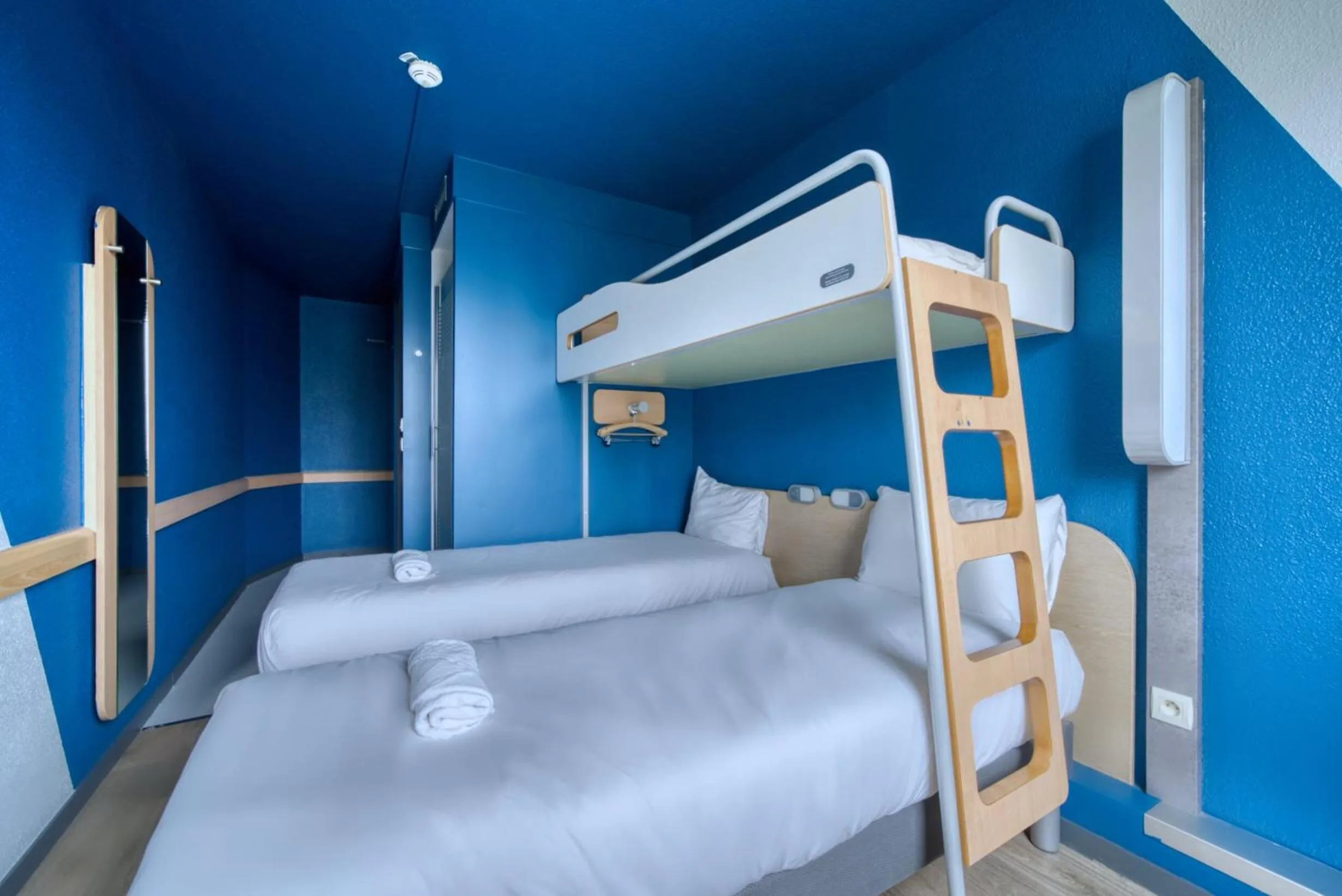 Bedroom, Bed in ibis Budget Gennevilliers Asnières - Rénové en 2025