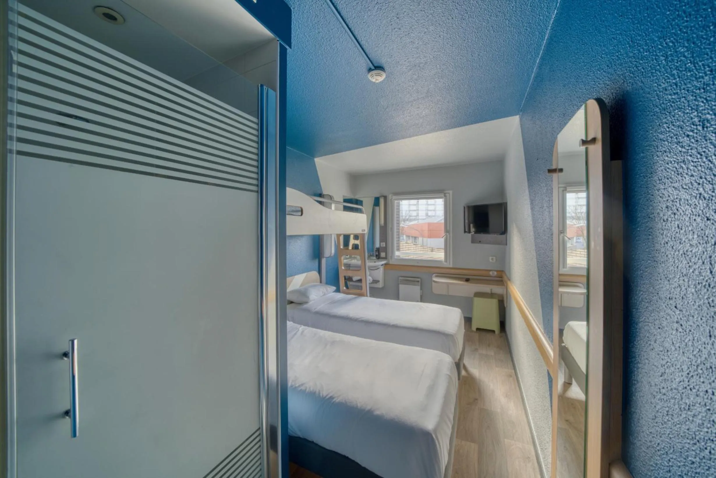 Bedroom, Bed in ibis Budget Gennevilliers Asnières - Rénové en 2025