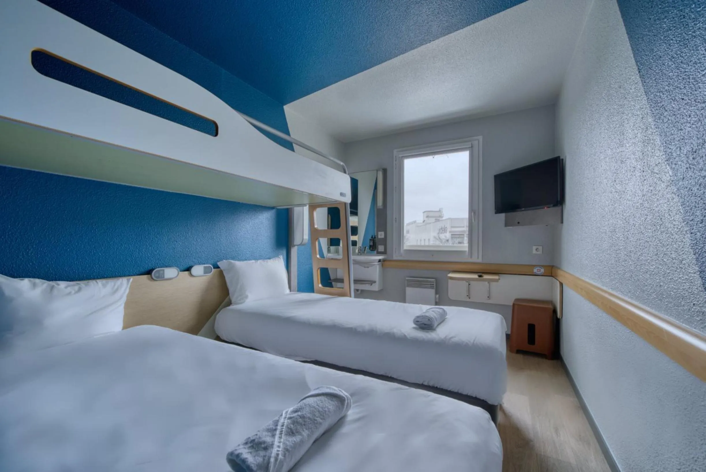 Bedroom, Bed in ibis Budget Gennevilliers Asnières - Rénové en 2025