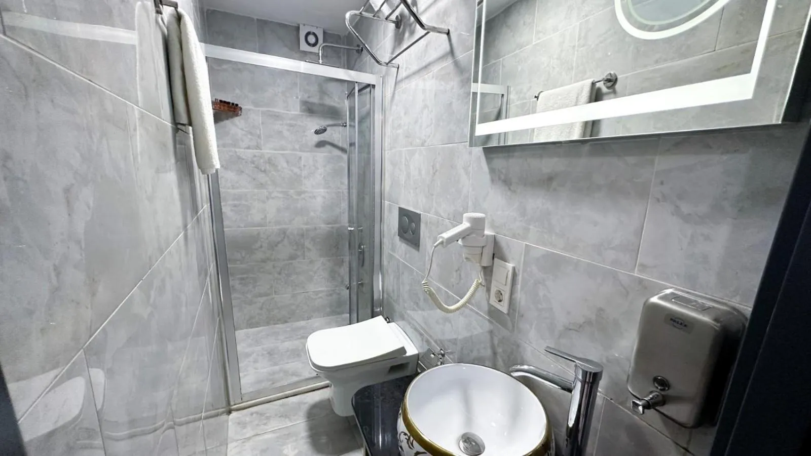 DNZ TAXIM FERİDİYE HoTEL