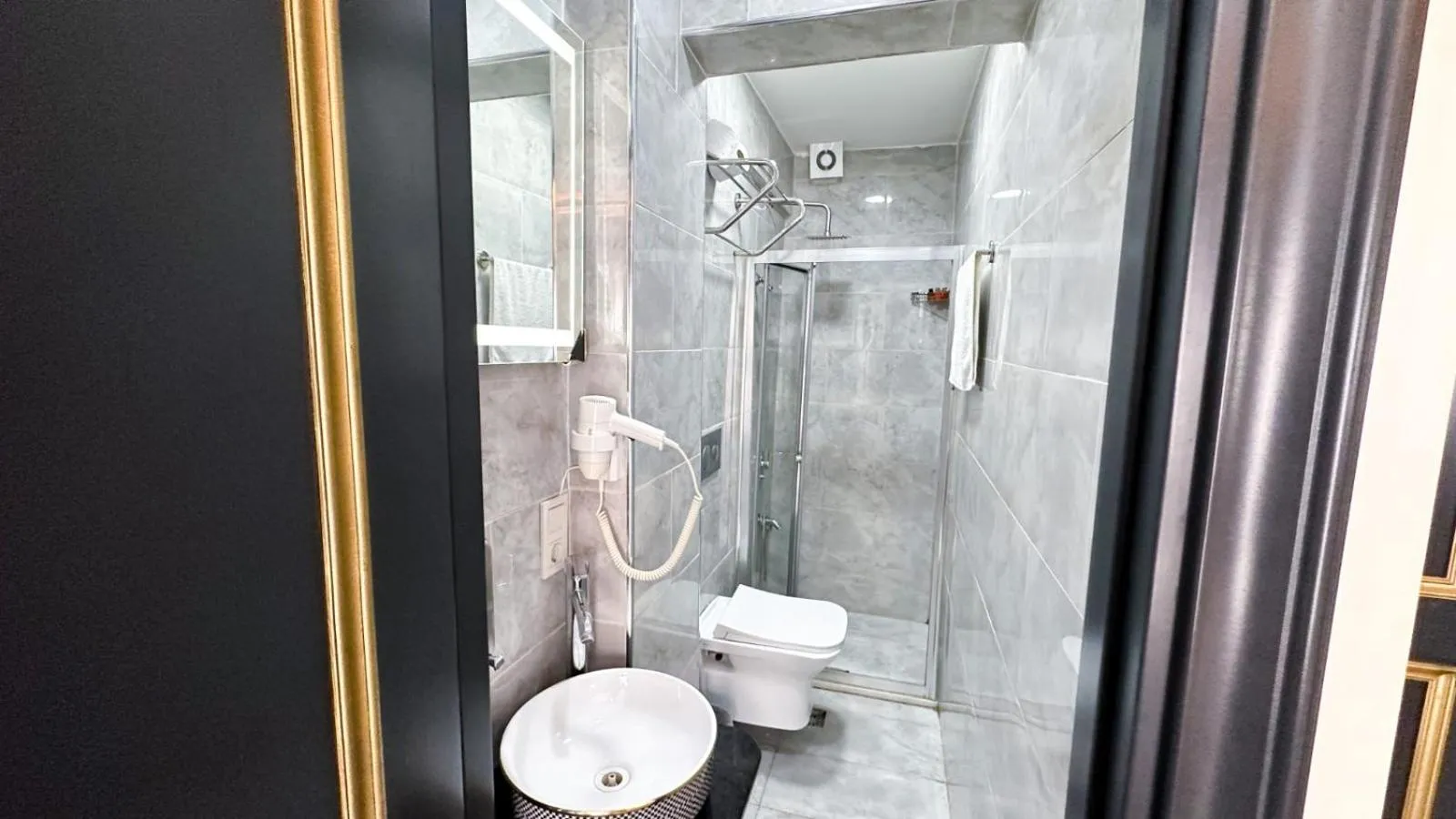 DNZ TAXIM FERİDİYE HoTEL