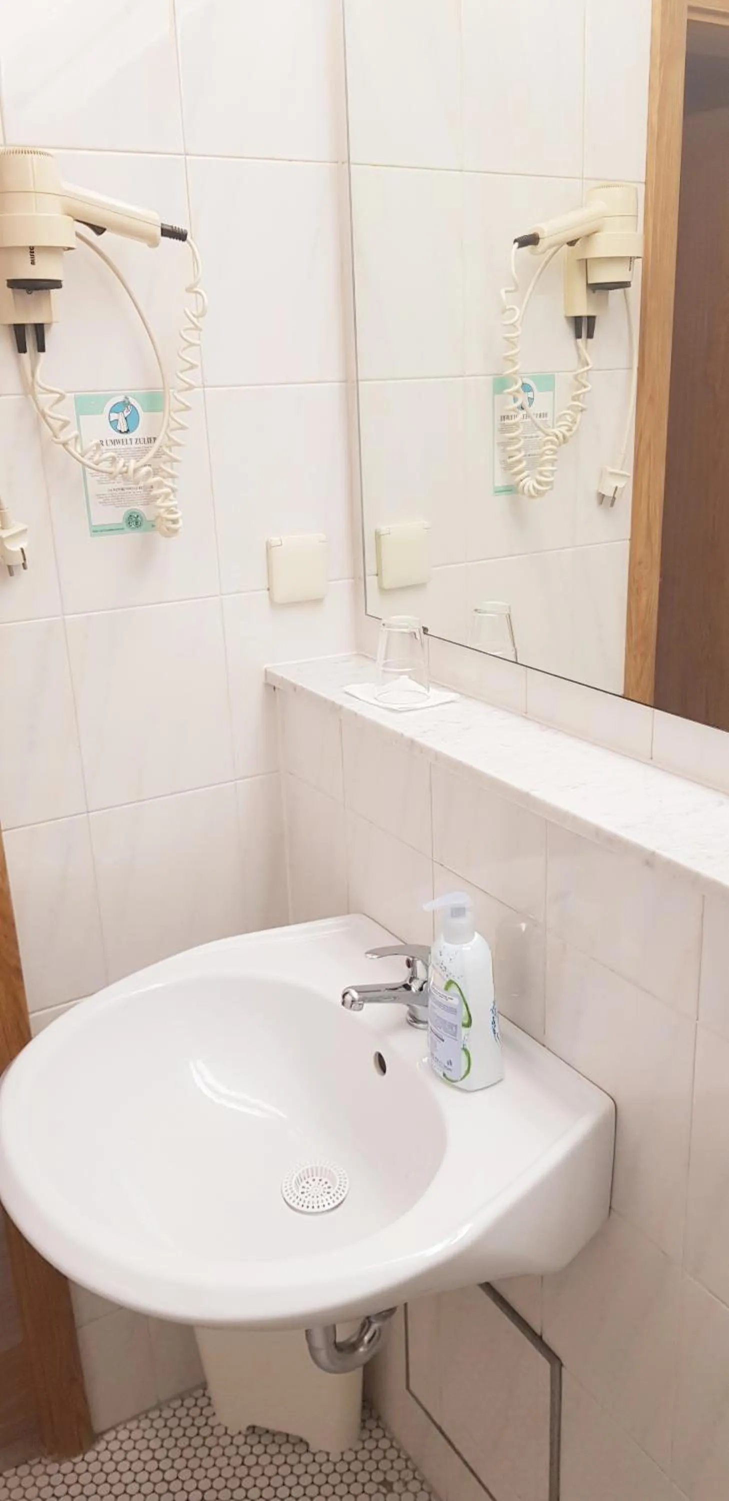 Bathroom in Hotel Baeren