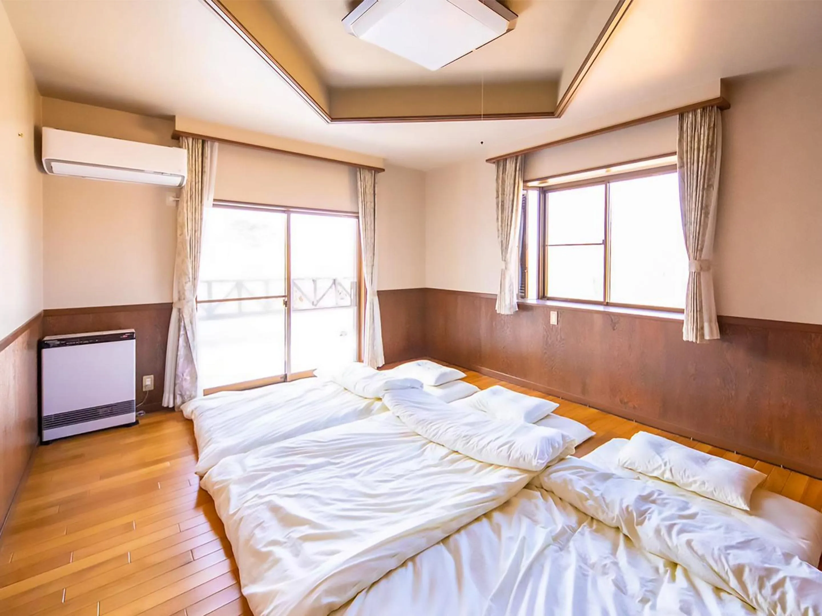 Photo of the whole room, Bed in MOON GLOW