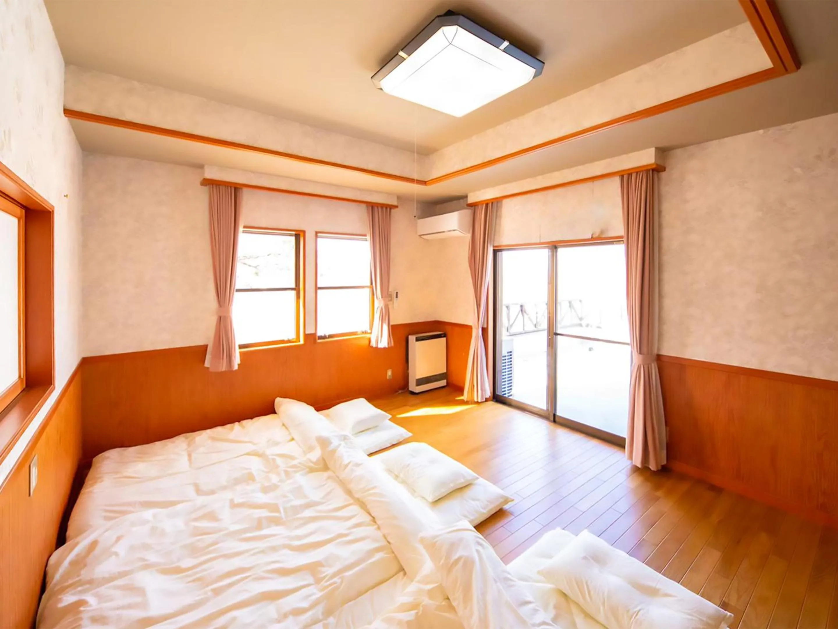 Photo of the whole room, Bed in MOON GLOW