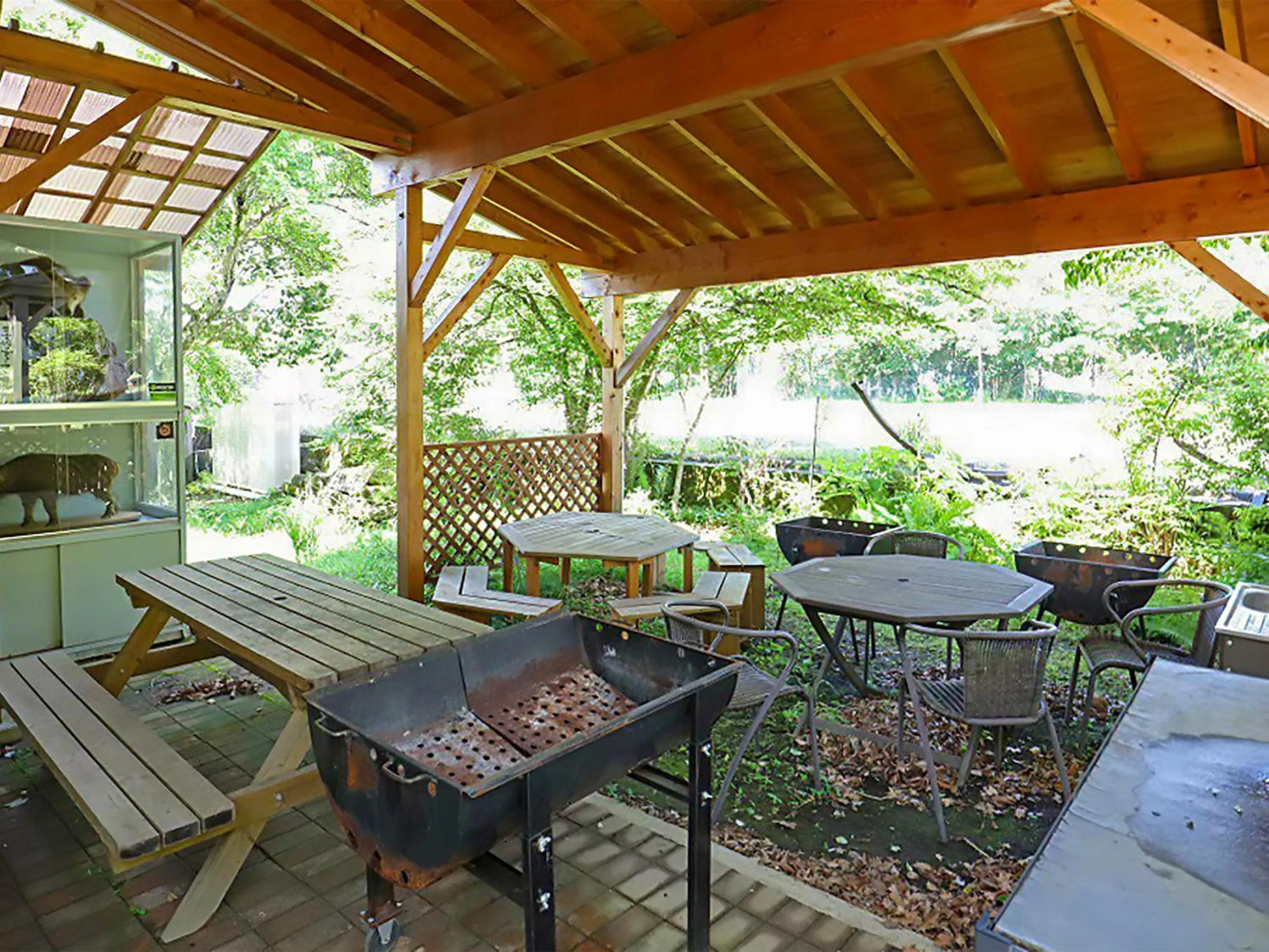 BBQ facilities in MOON GLOW