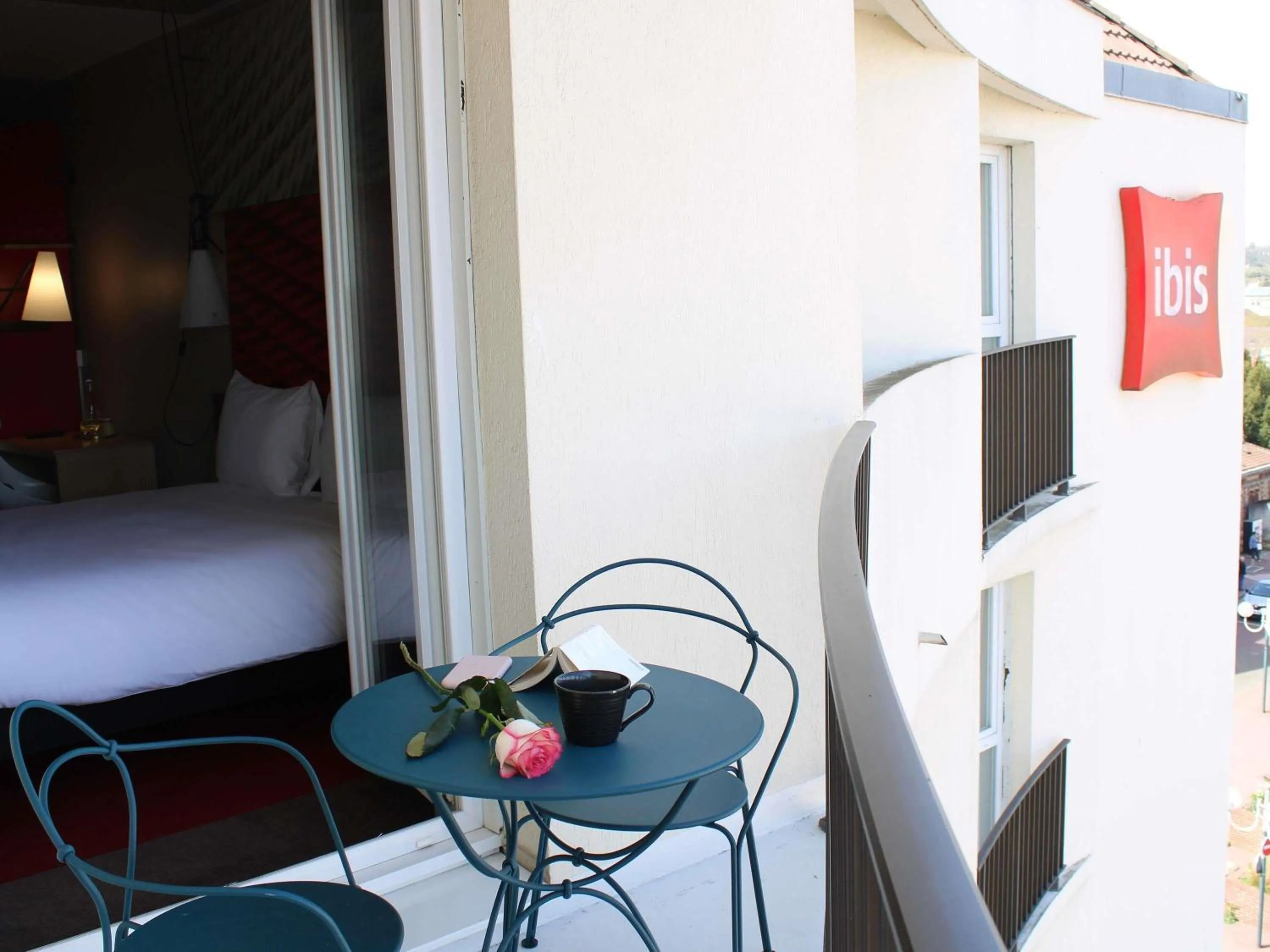 Bedroom, Bed in ibis Saint Gratien - Enghien-Les-Bains