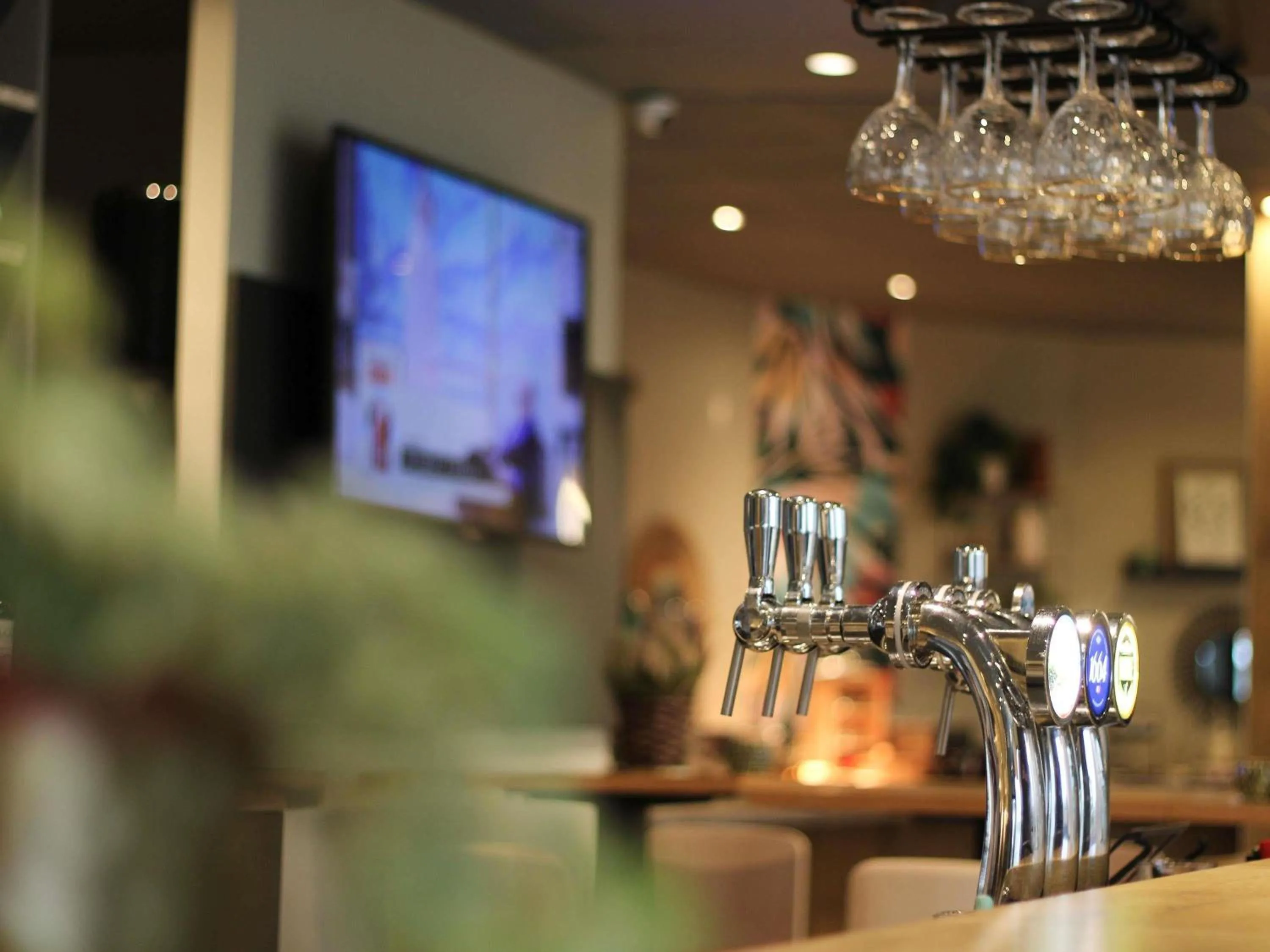 Lounge or bar in ibis Saint Gratien - Enghien-Les-Bains