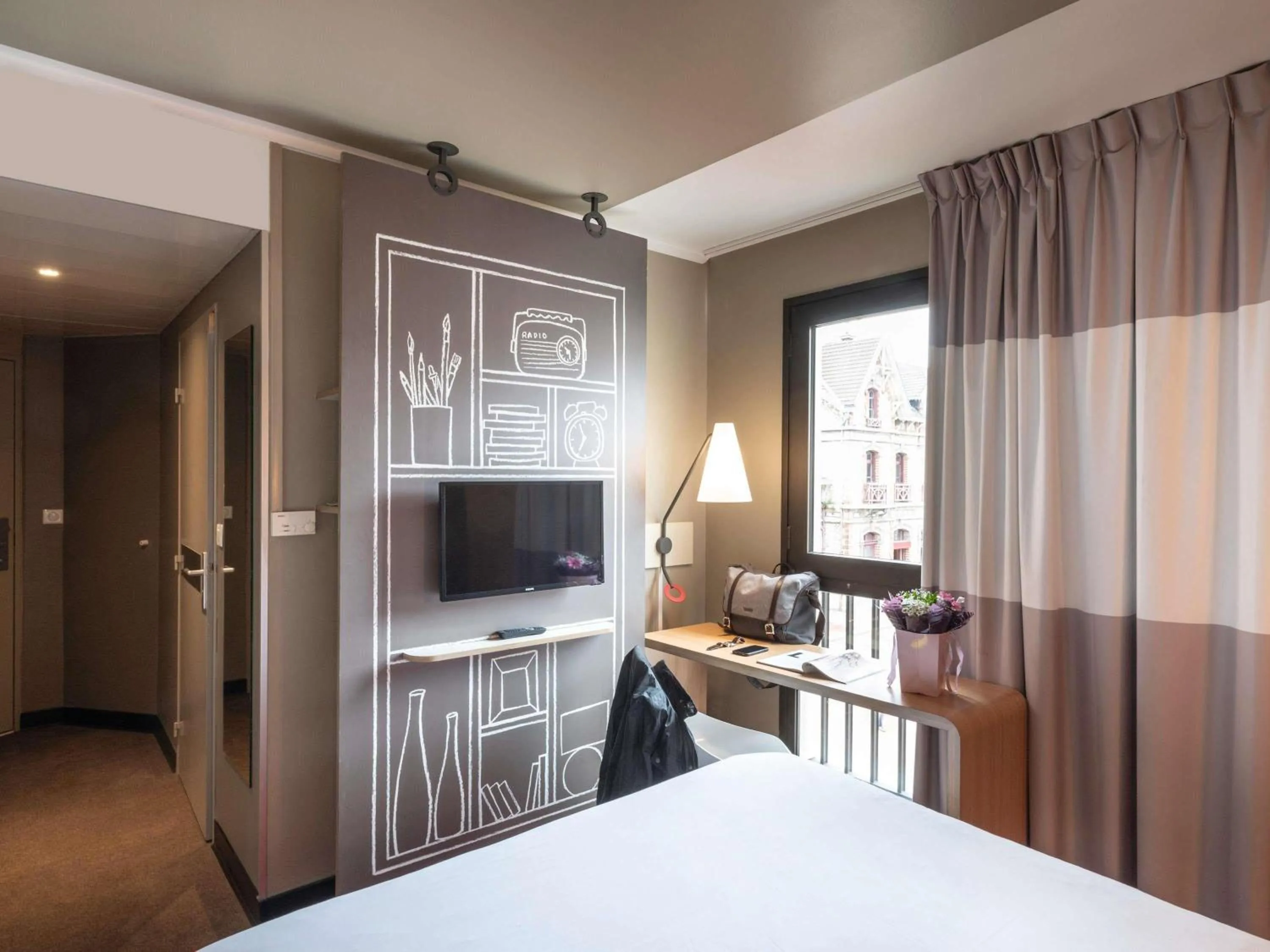 Property building, Bed in ibis Saint Gratien - Enghien-Les-Bains