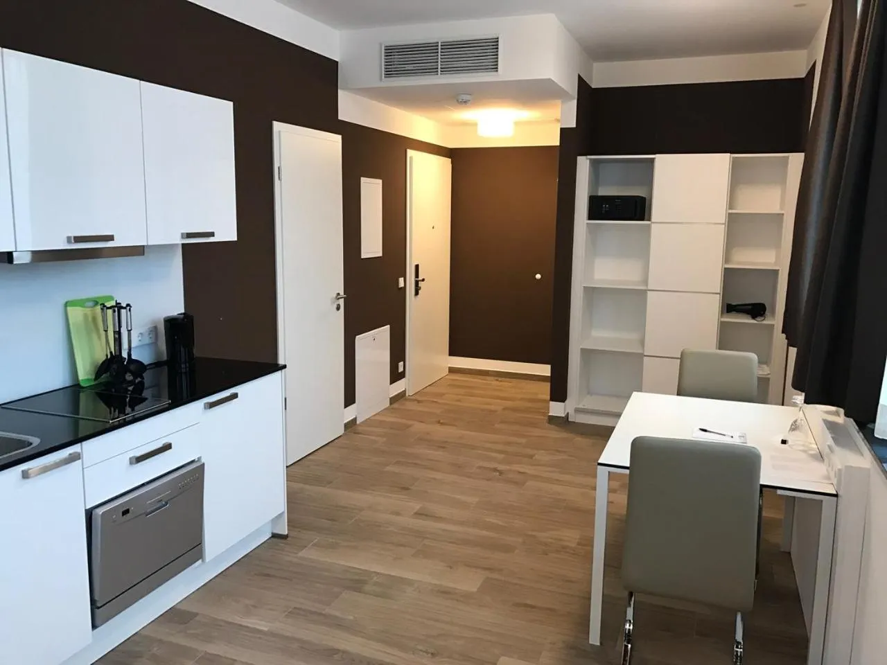 Kitchen or kitchenette in Hotel Newton Heilbronn