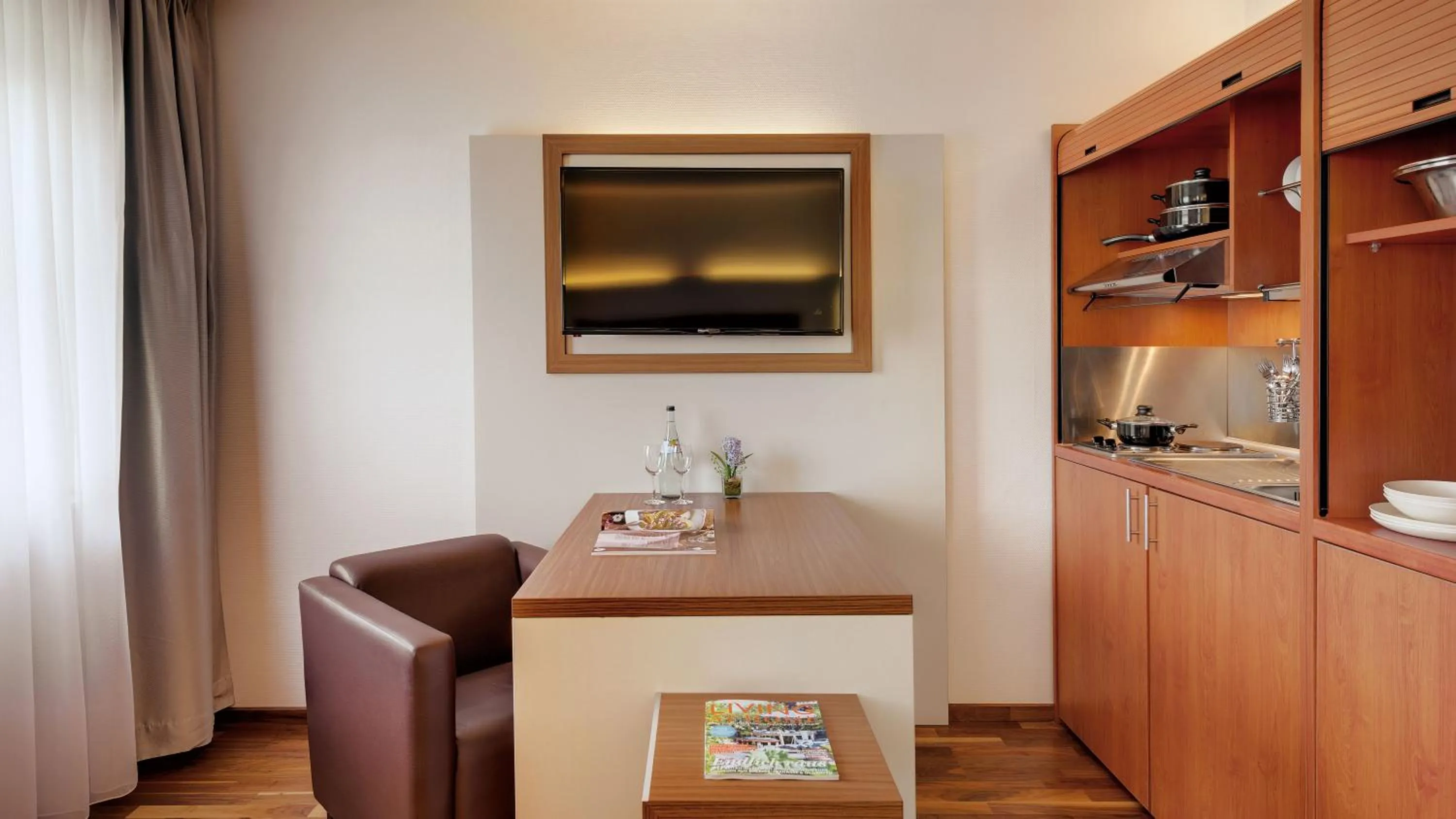 Kitchen or kitchenette in Hotel Newton Heilbronn