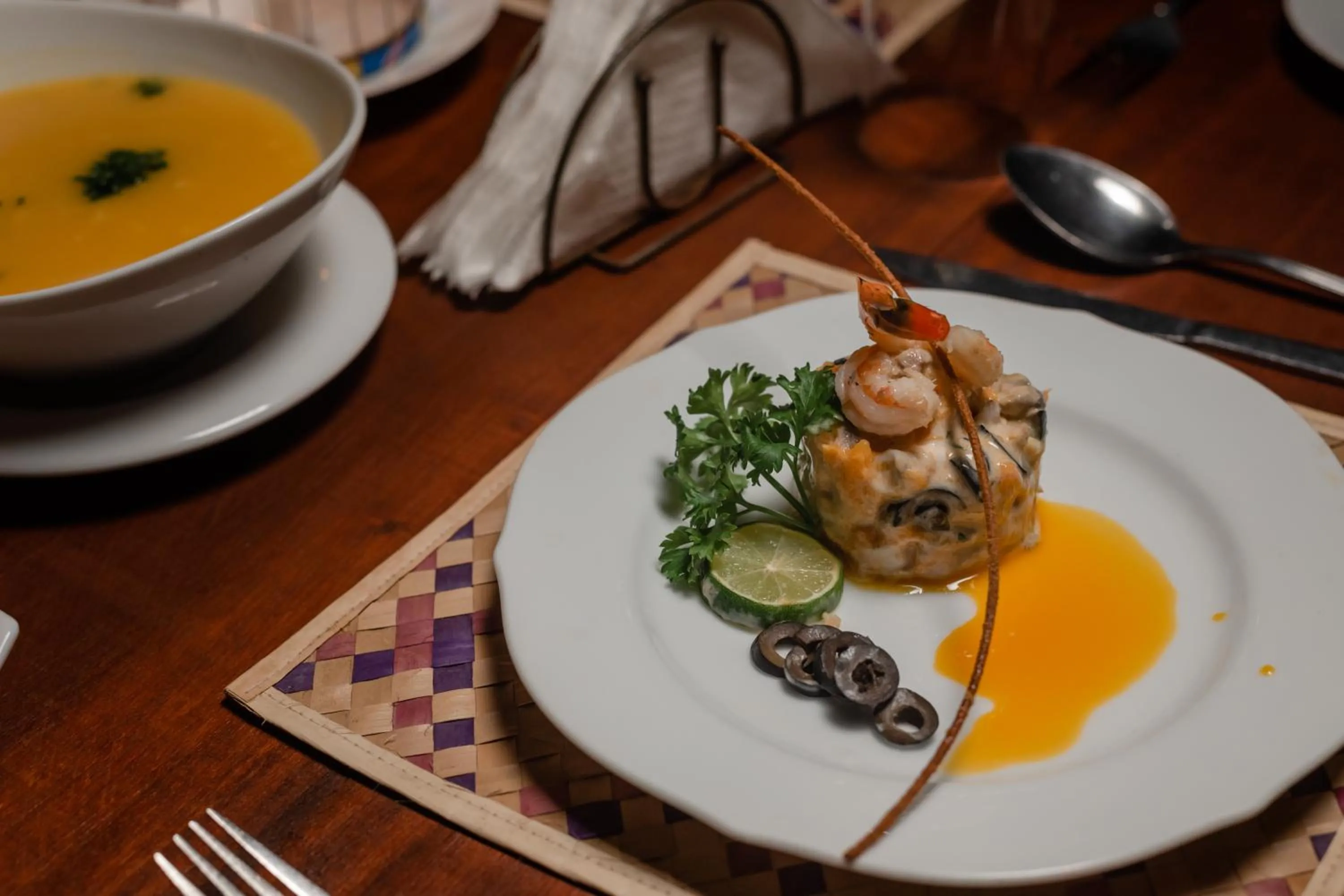 Food and drinks in Seaview Deepal villa