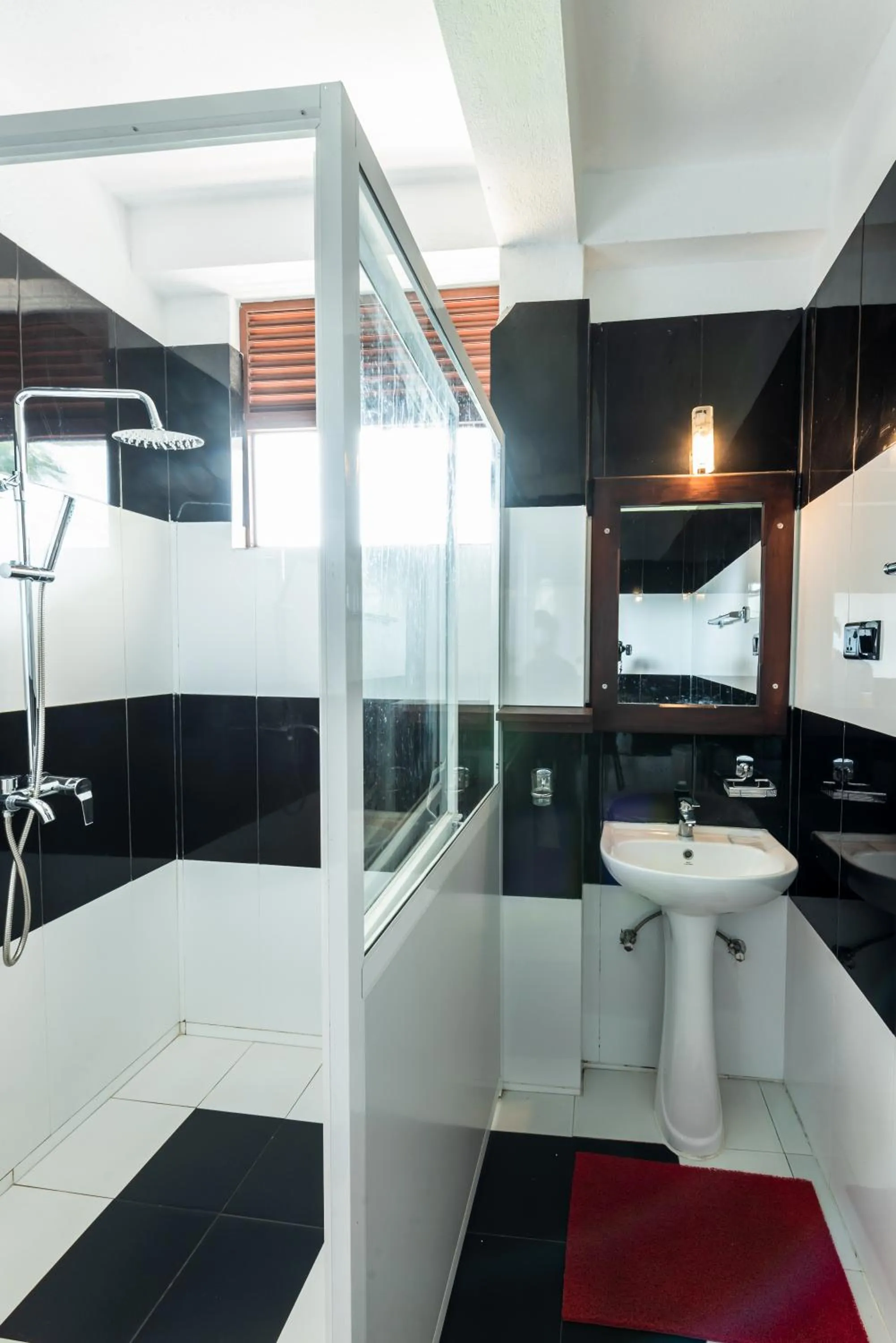 Bathroom in Seaview Deepal villa