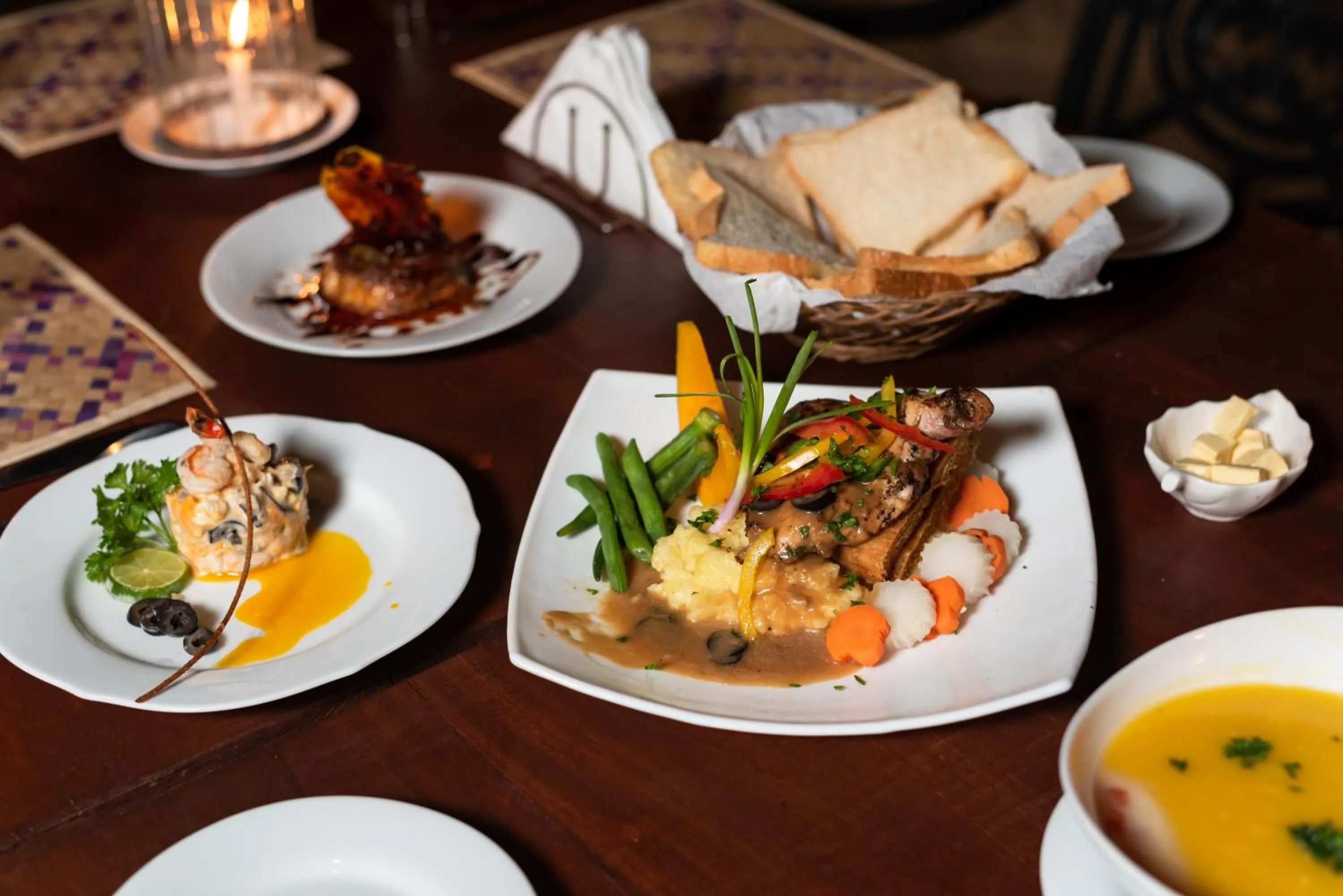 Food and drinks in Seaview Deepal villa