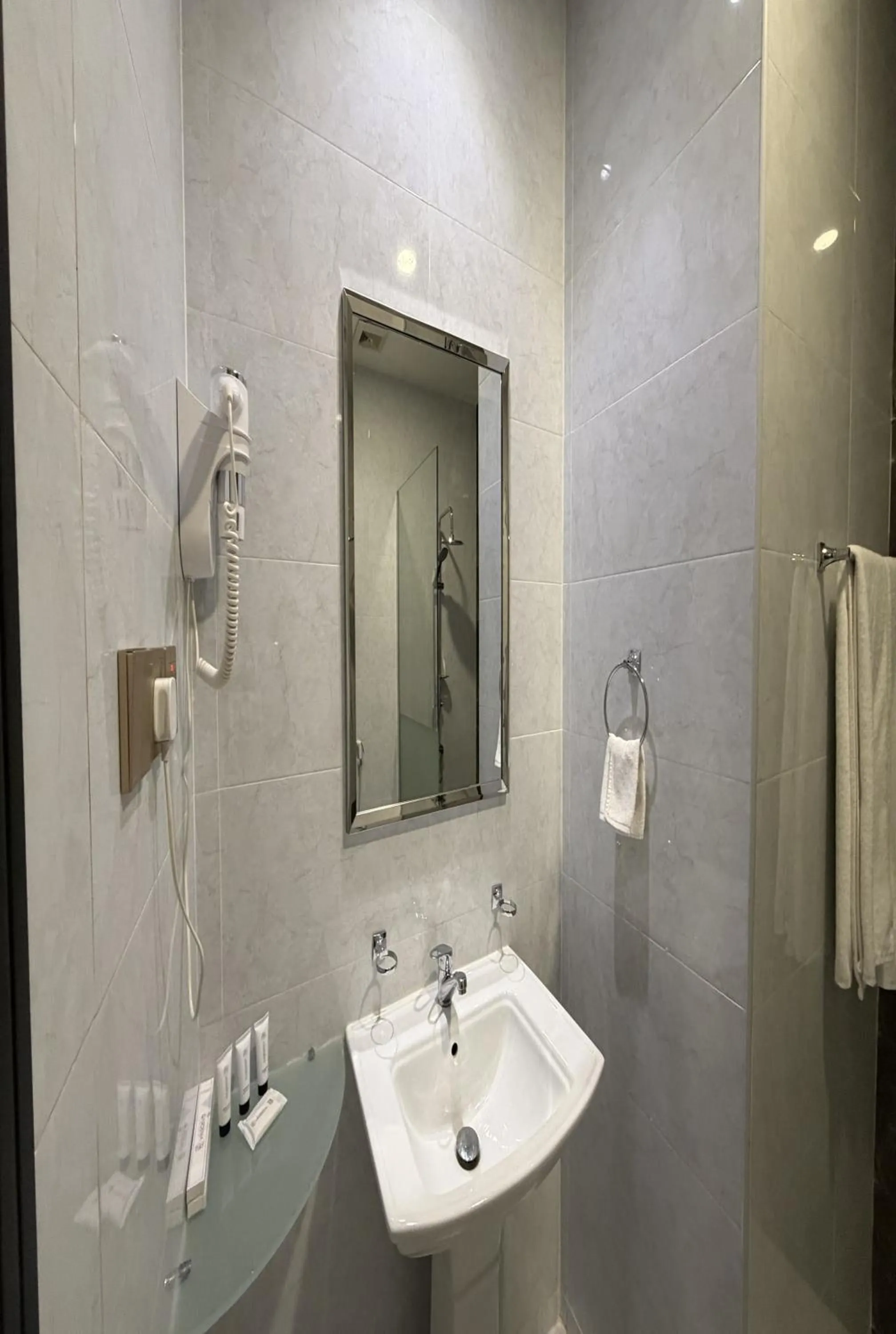 Bathroom in Holiday Al Khaleej Hotel