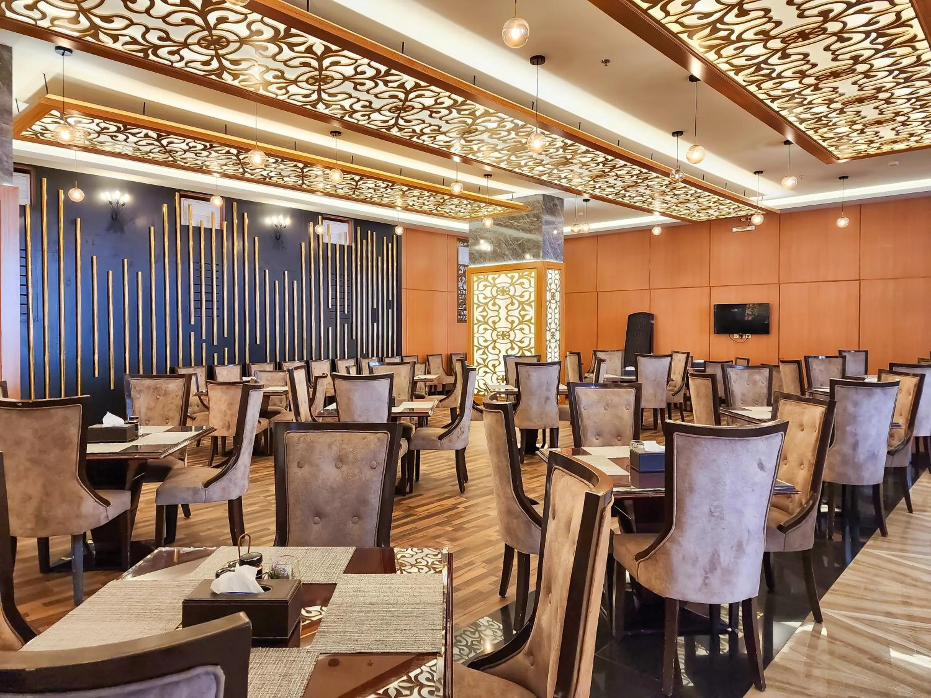 Restaurant/places to eat in Holiday Al Khaleej Hotel