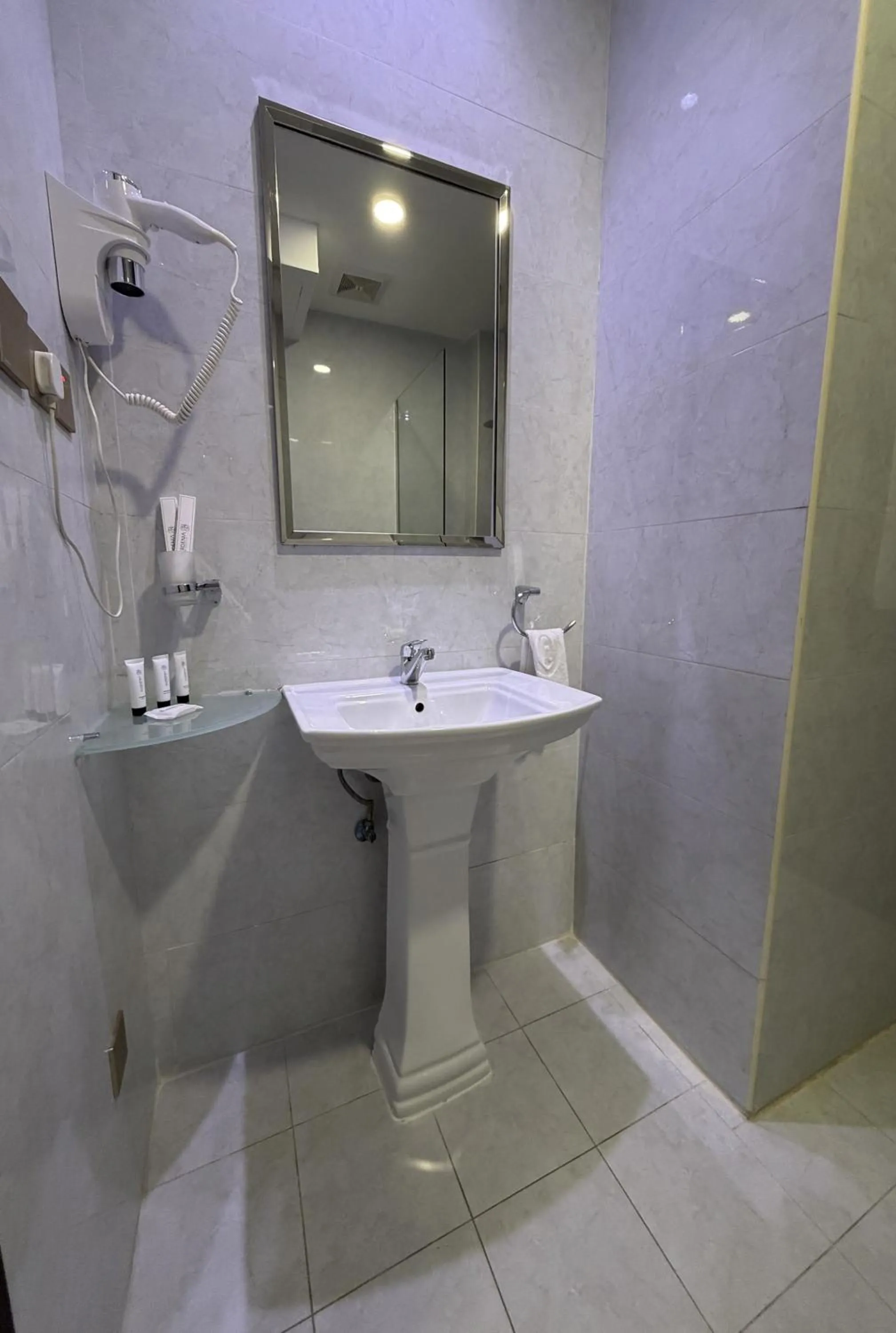 Bathroom in Holiday Al Khaleej Hotel