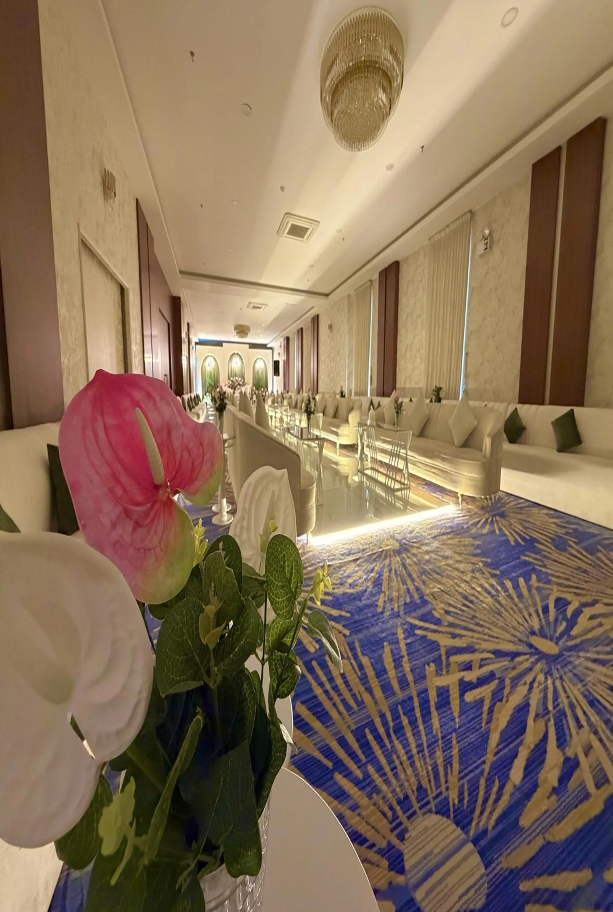 Seating area in Holiday Al Khaleej Hotel