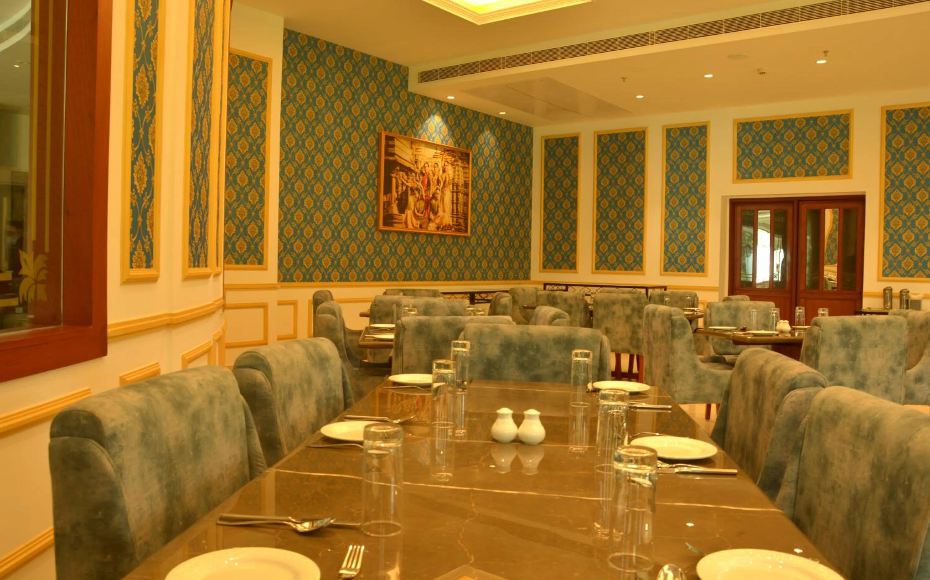 Restaurant/places to eat in Hotel Chandela Khajuraho