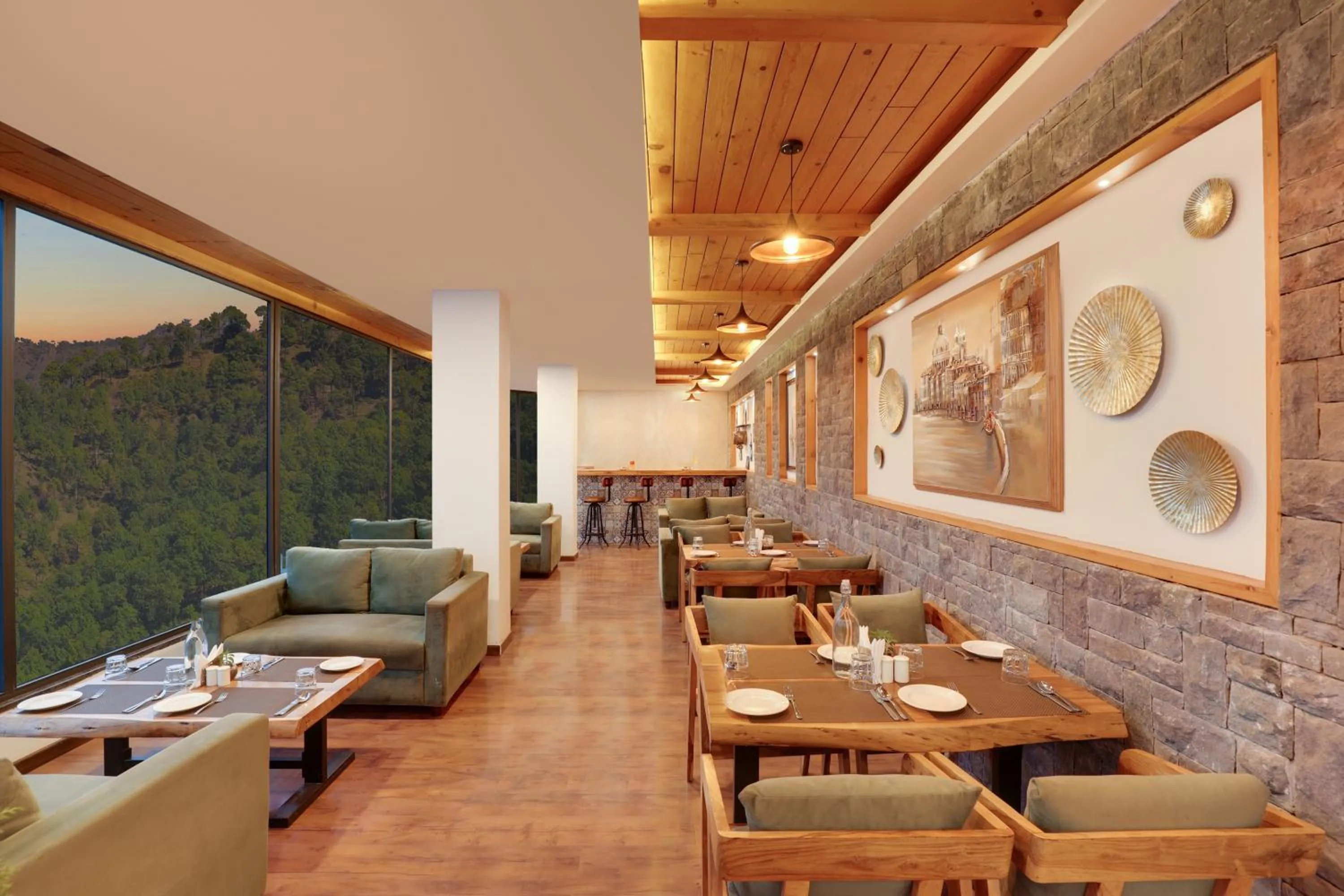 Restaurant/places to eat in Lemon Tree Hotel, Kasauli