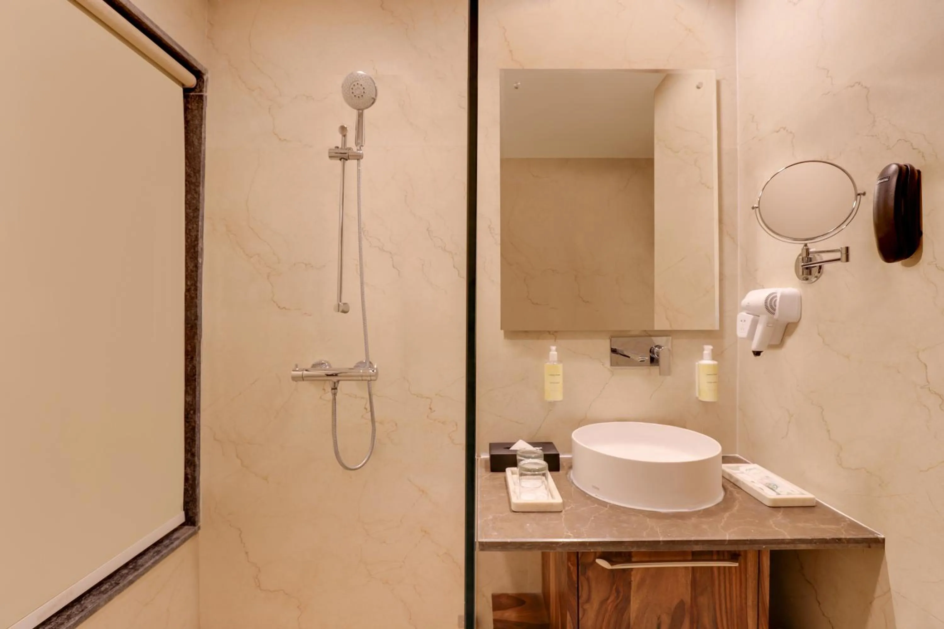 Bathroom in Lemon Tree Hotel, Kasauli