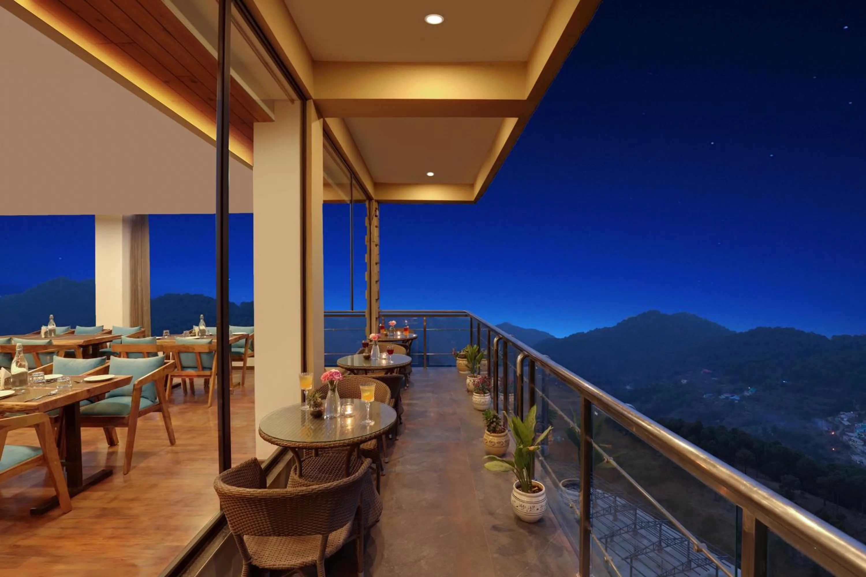 Restaurant/places to eat in Lemon Tree Hotel, Kasauli