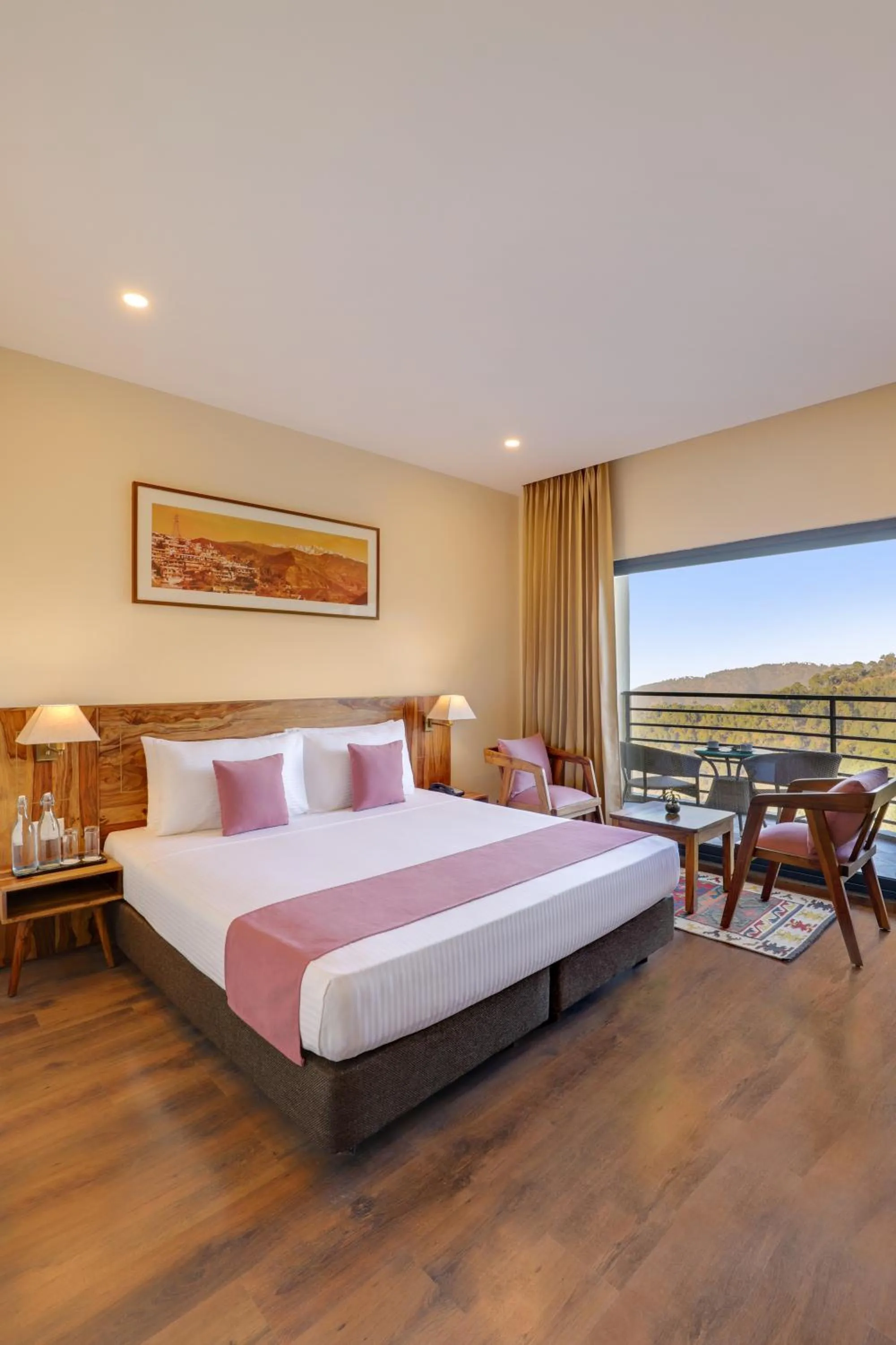 Bed in Lemon Tree Hotel, Kasauli