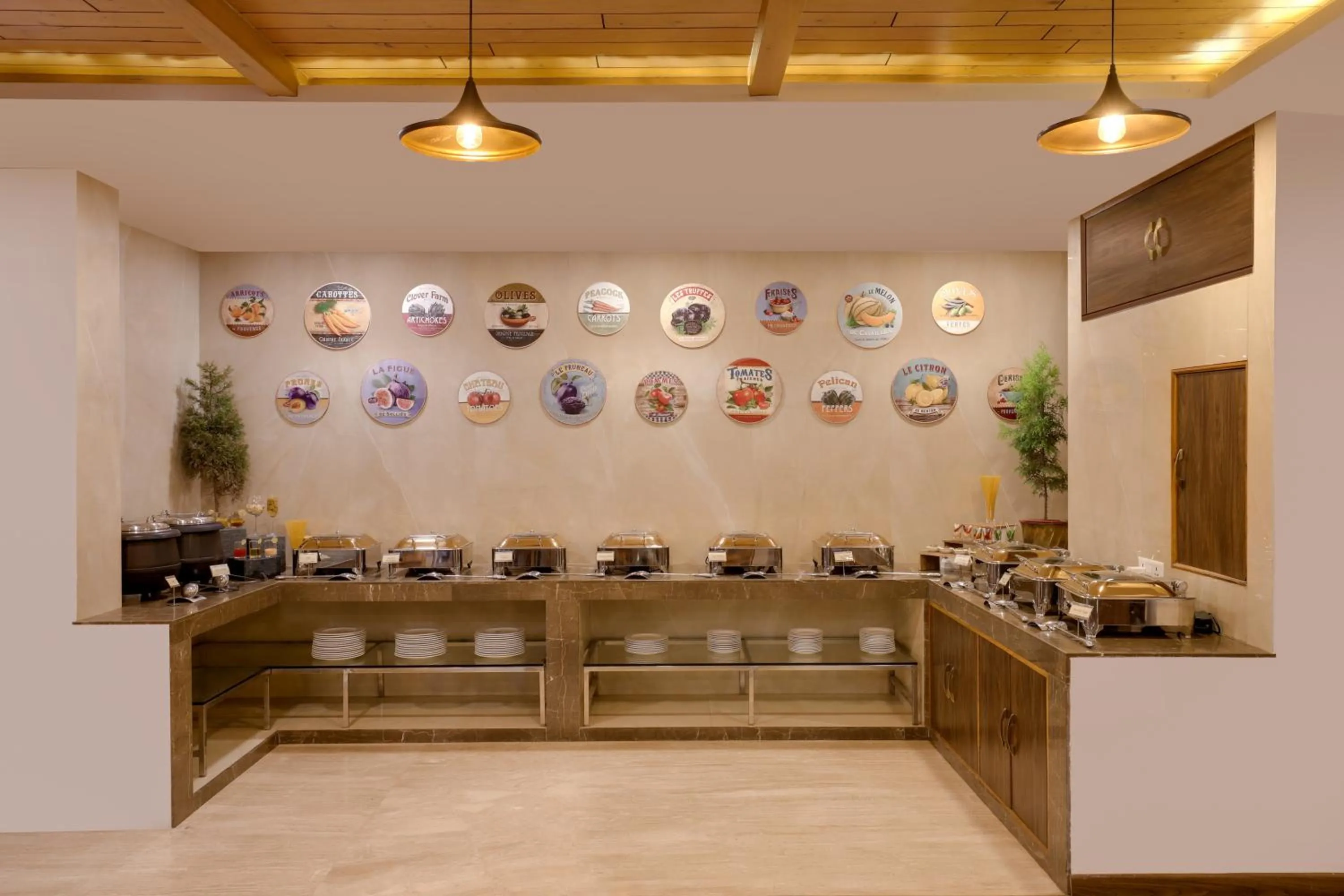 Restaurant/places to eat in Lemon Tree Hotel, Kasauli