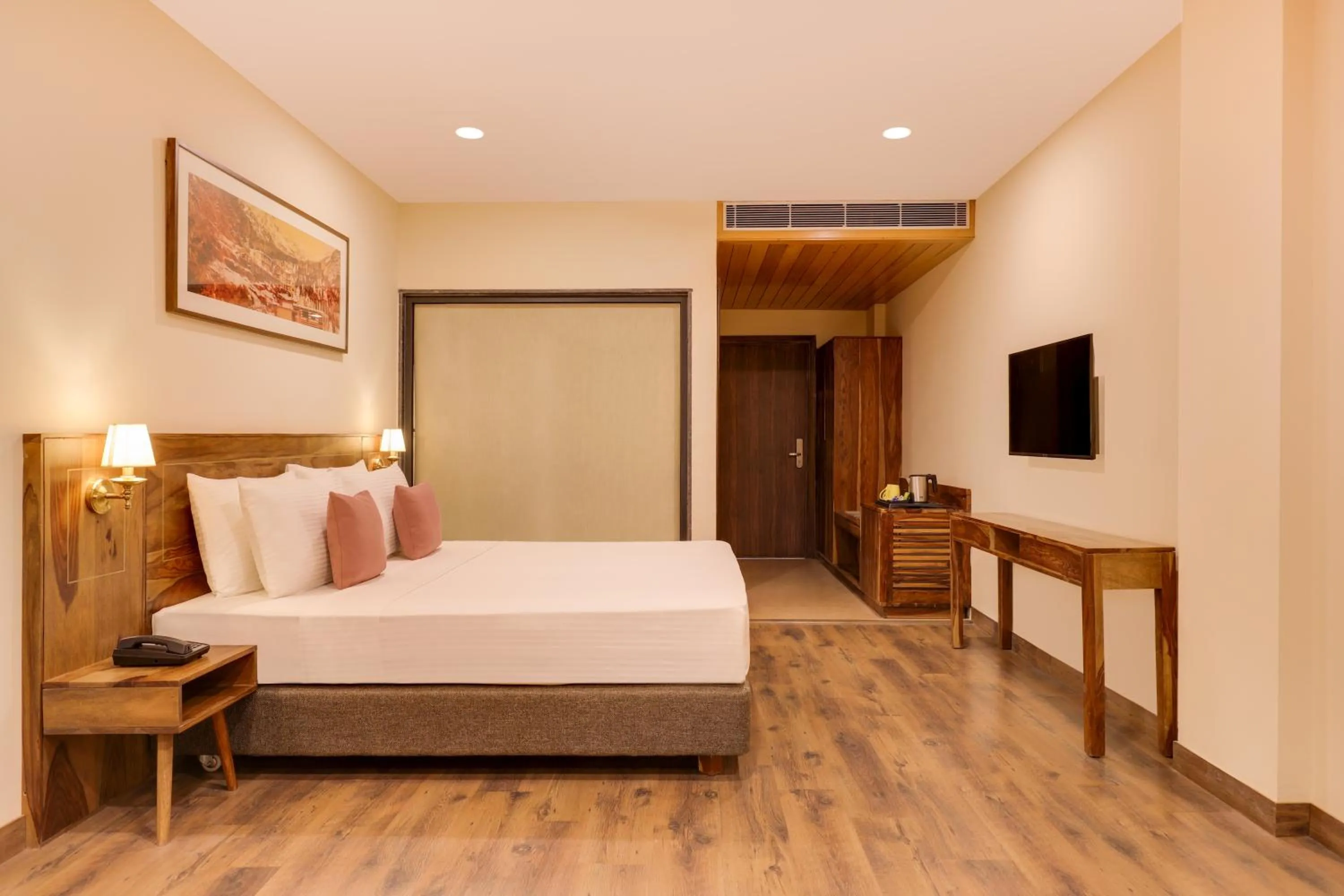 Bed in Lemon Tree Hotel, Kasauli