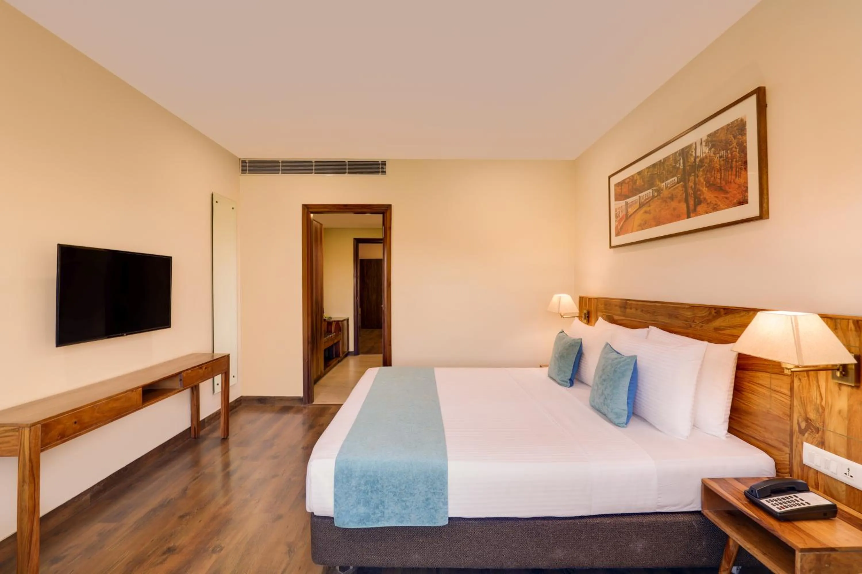 Bedroom, Bed in Lemon Tree Hotel, Kasauli