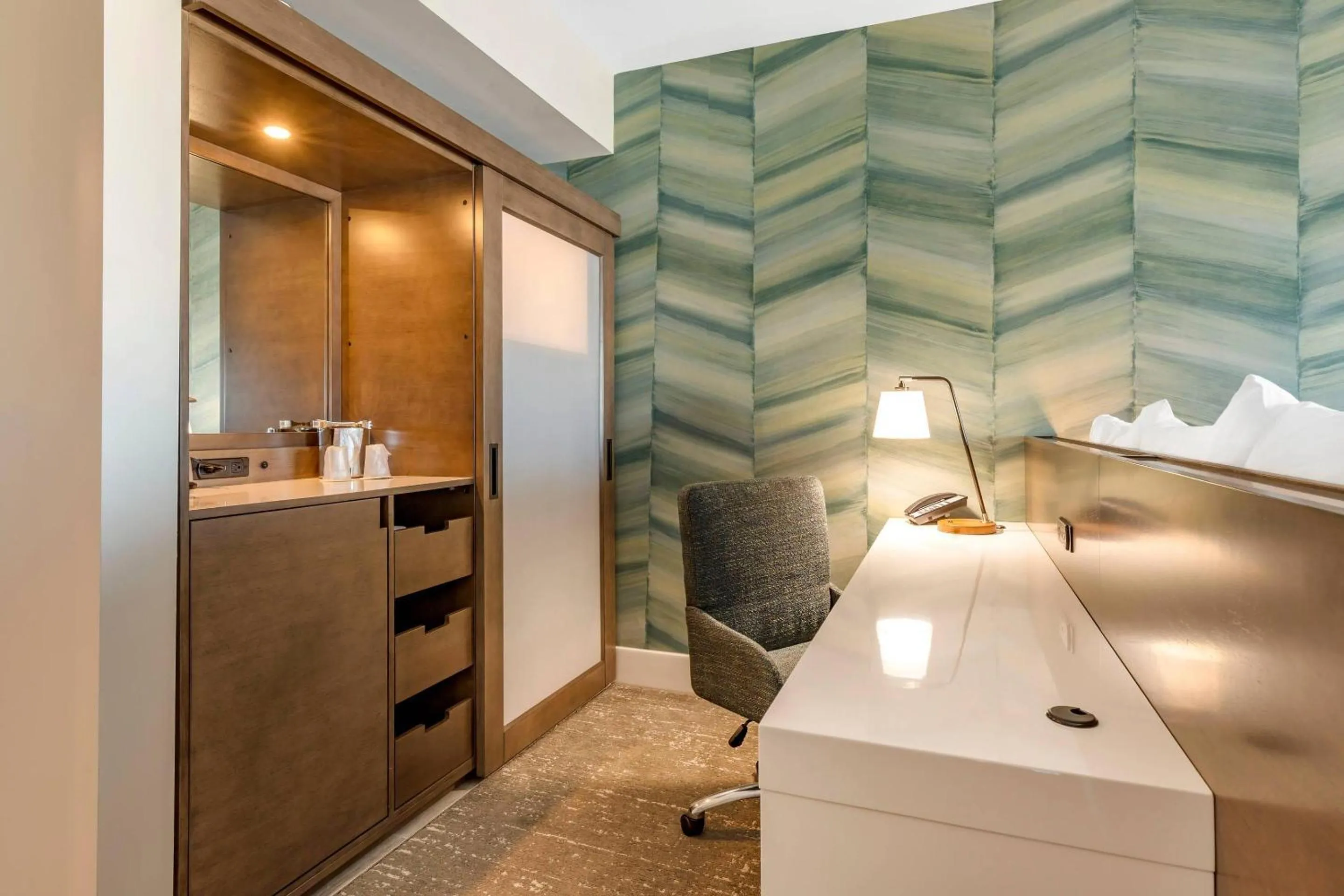 Bedroom, Bed in Cambria Hotel Ocean City - Bayfront