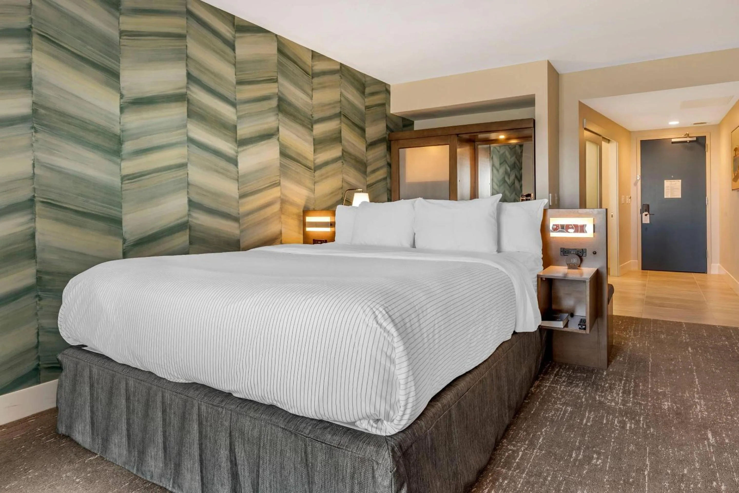 Bedroom, Bed in Cambria Hotel Ocean City - Bayfront