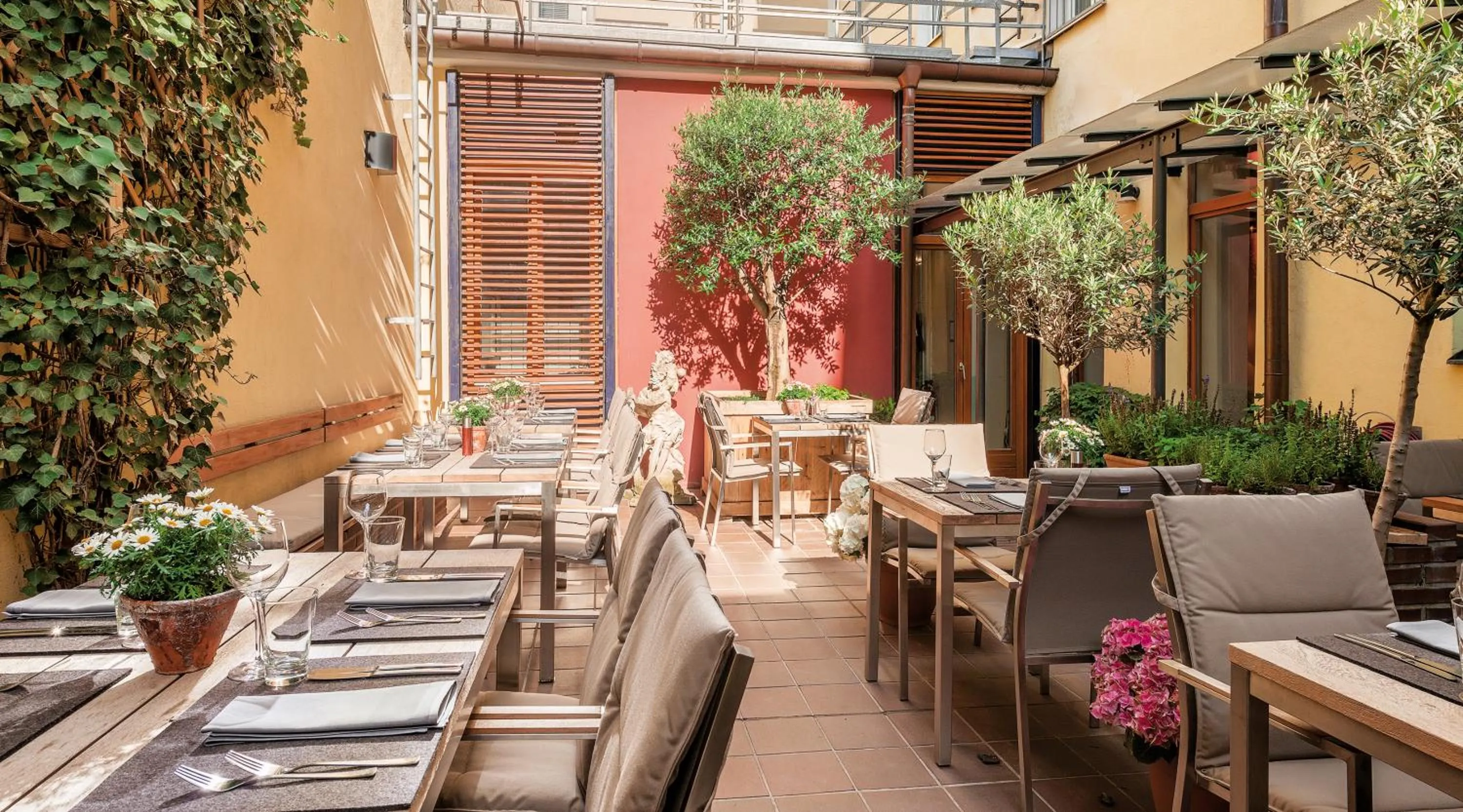 Garden in Alpen Hotel München