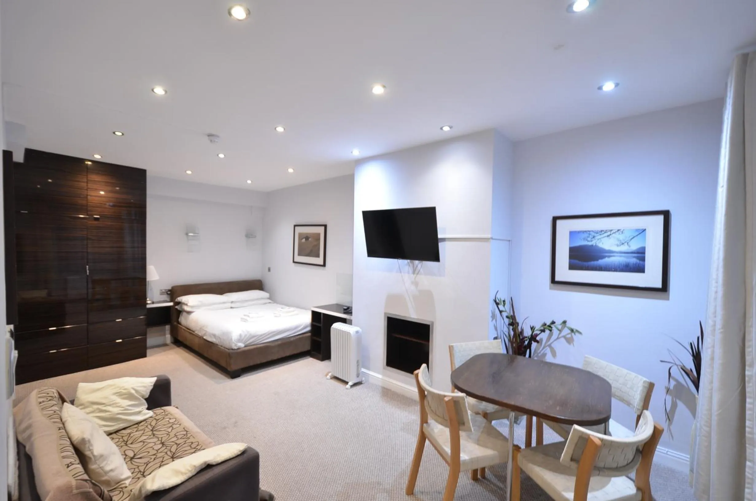 Bedroom, Bed in Amber Residence Hotel-Suites