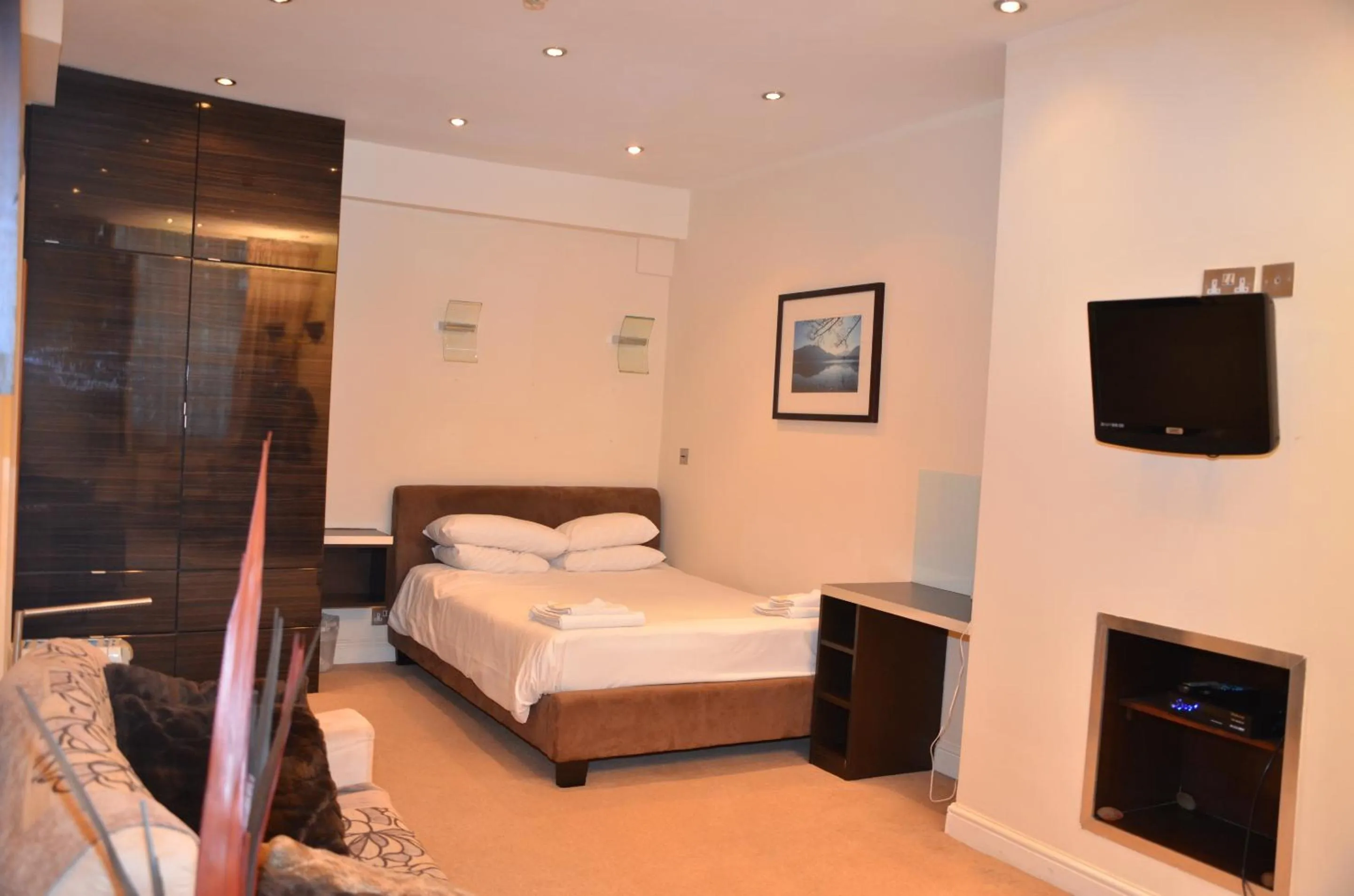 Bedroom, Bed in Amber Residence Hotel-Suites