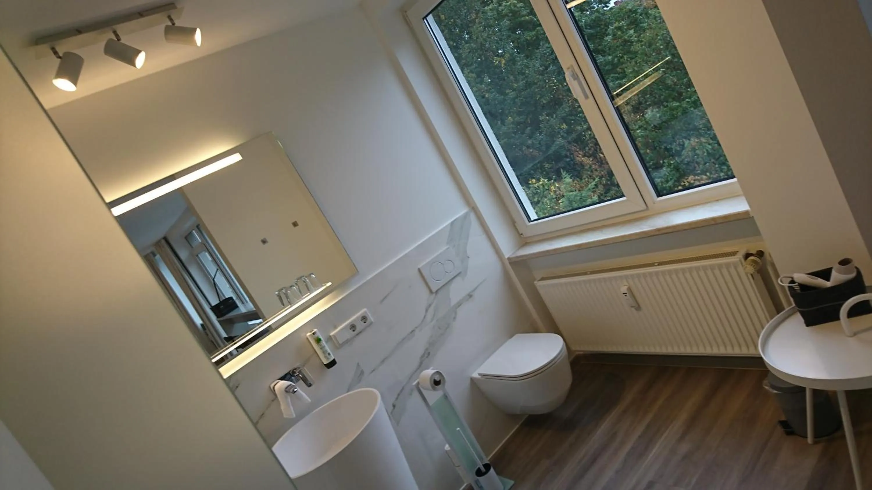 Shower in Hotel in Herrenhausen