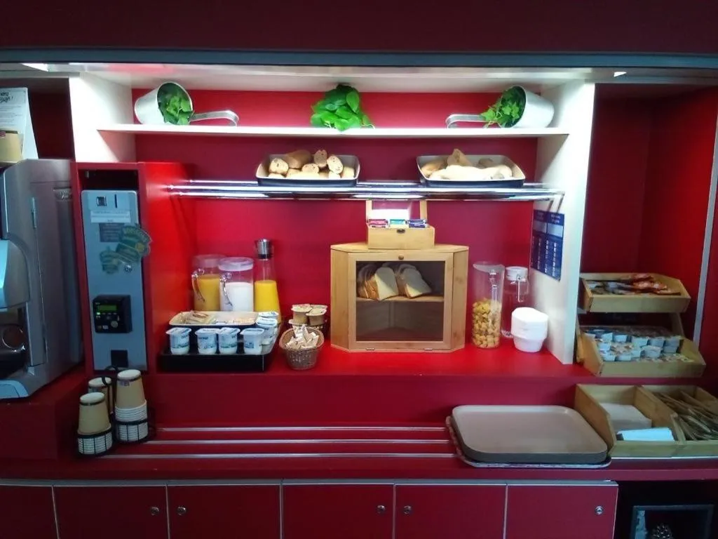 Breakfast in hotelF1 Saint Witz A1 Hôtel